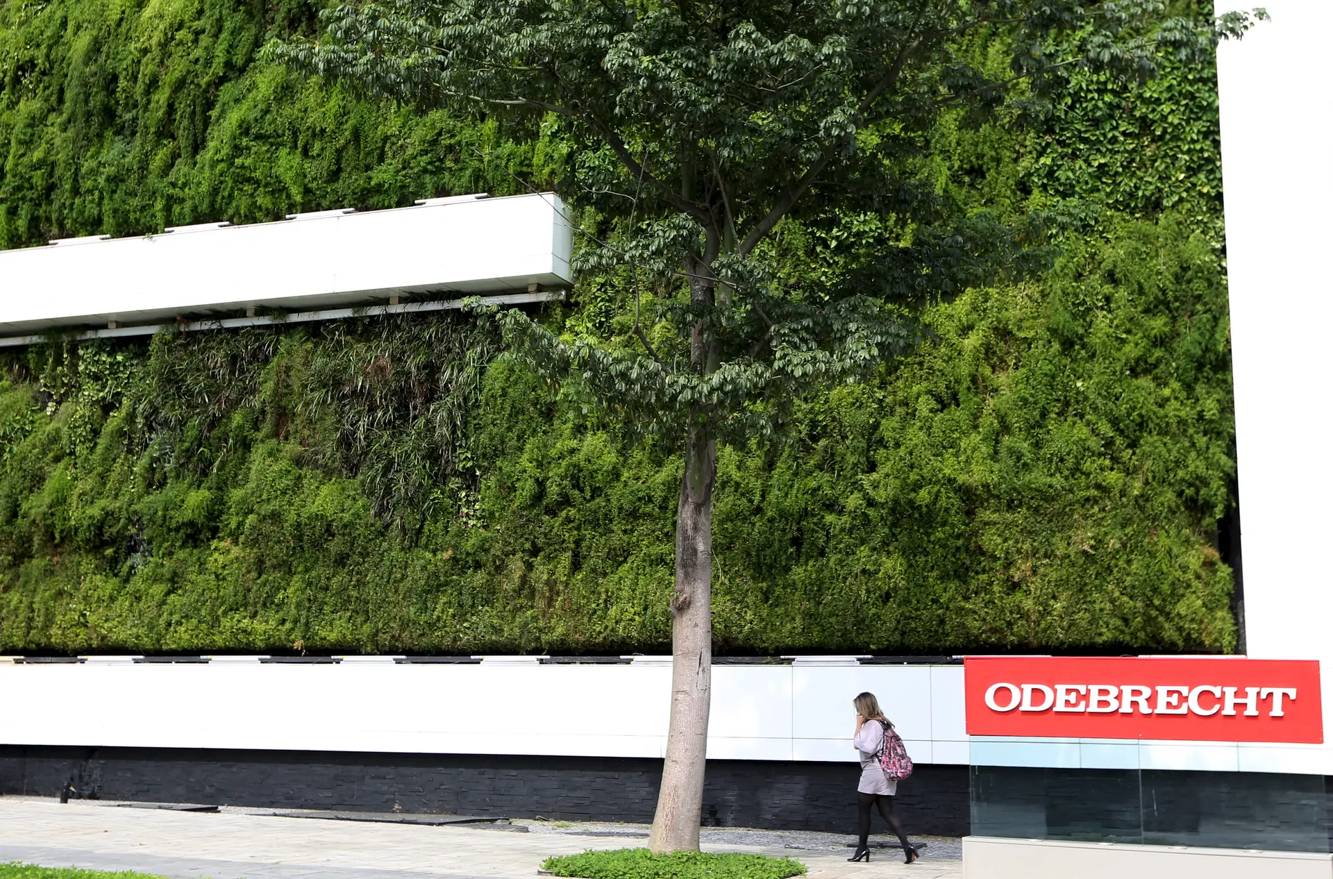 Odebrecht condenada a pagar 2,4 mil milhões por escândalo dos subornos