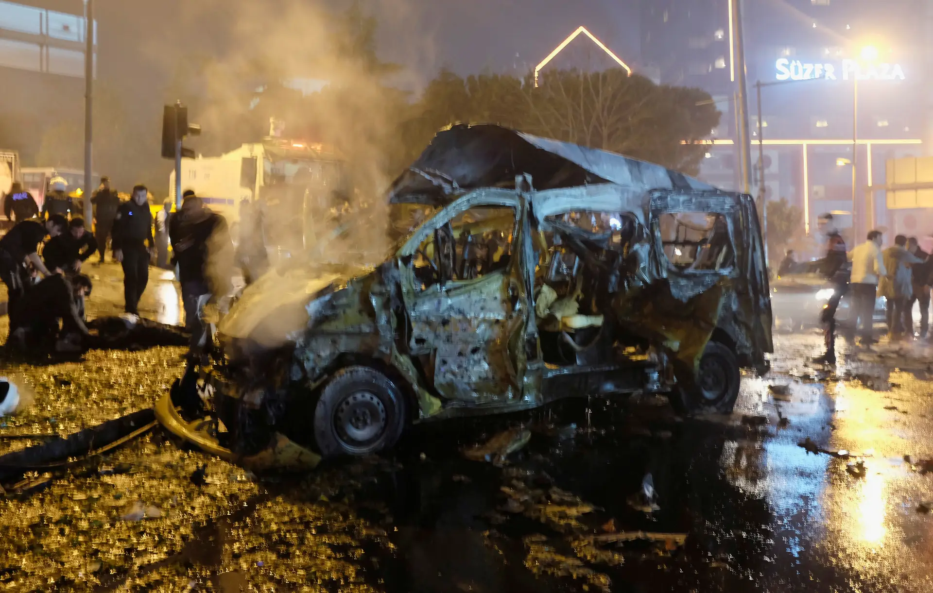 Número de mortos no duplo atentado na Turquia sobe para 38