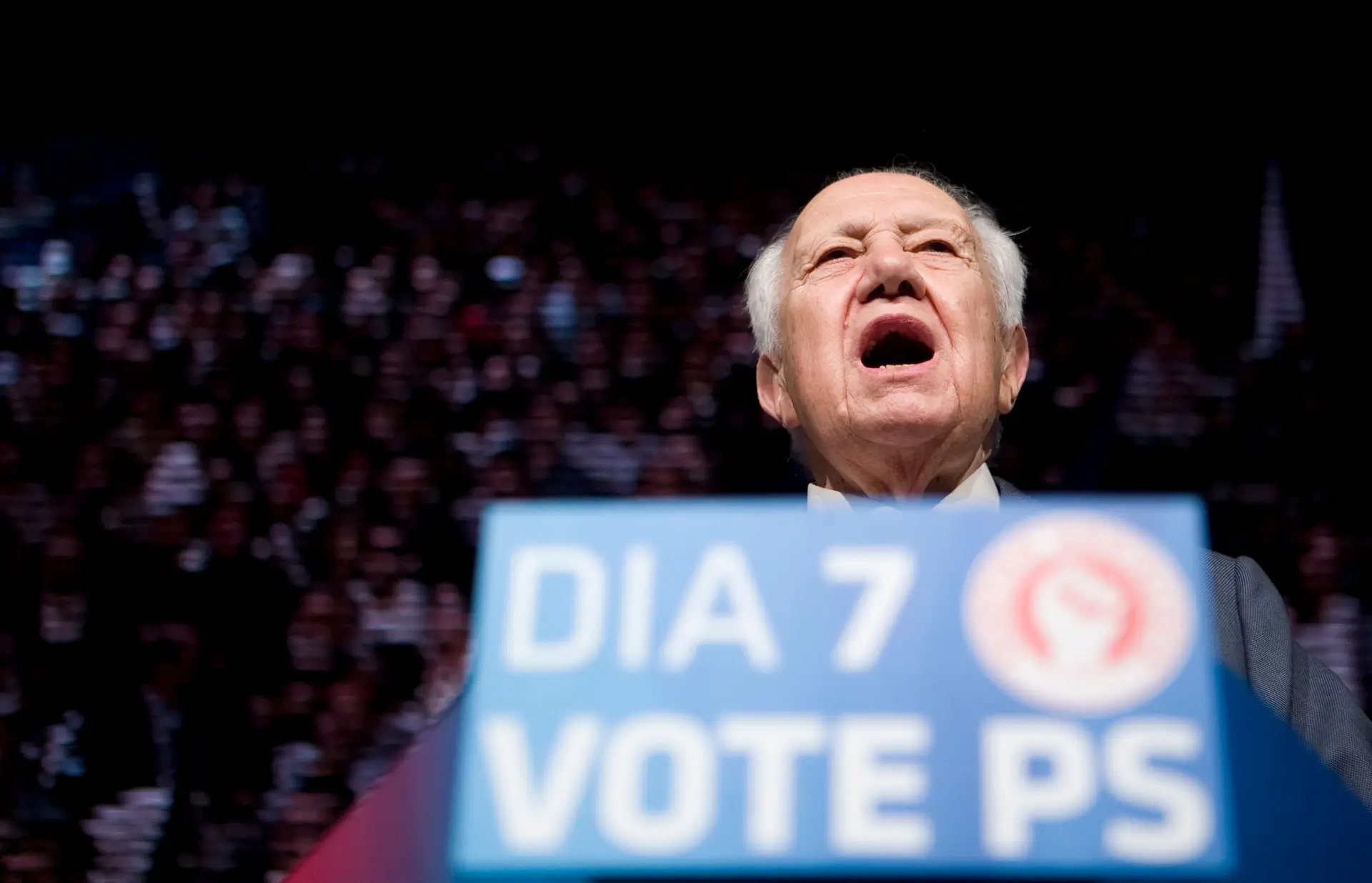 Soares teve de enfrentar algumas derrotas no longo trajeto político que percorreu. A mais evidente terá sido o terceiro lugar nas eleições presidenciais de 2006.
