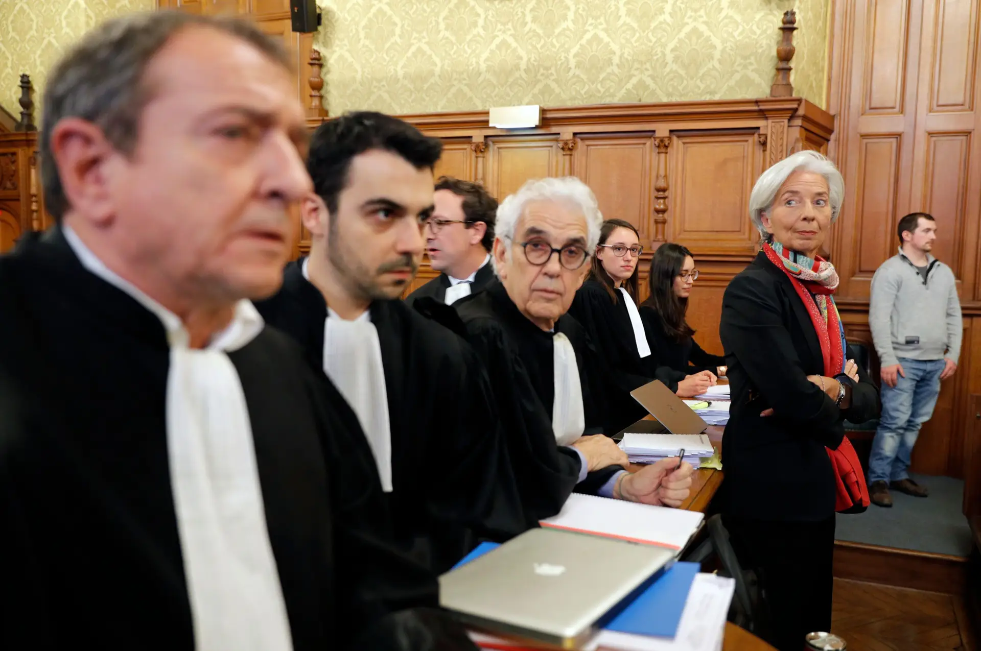 Lagarde mantém-se à defesa no segundo dia do julgamento