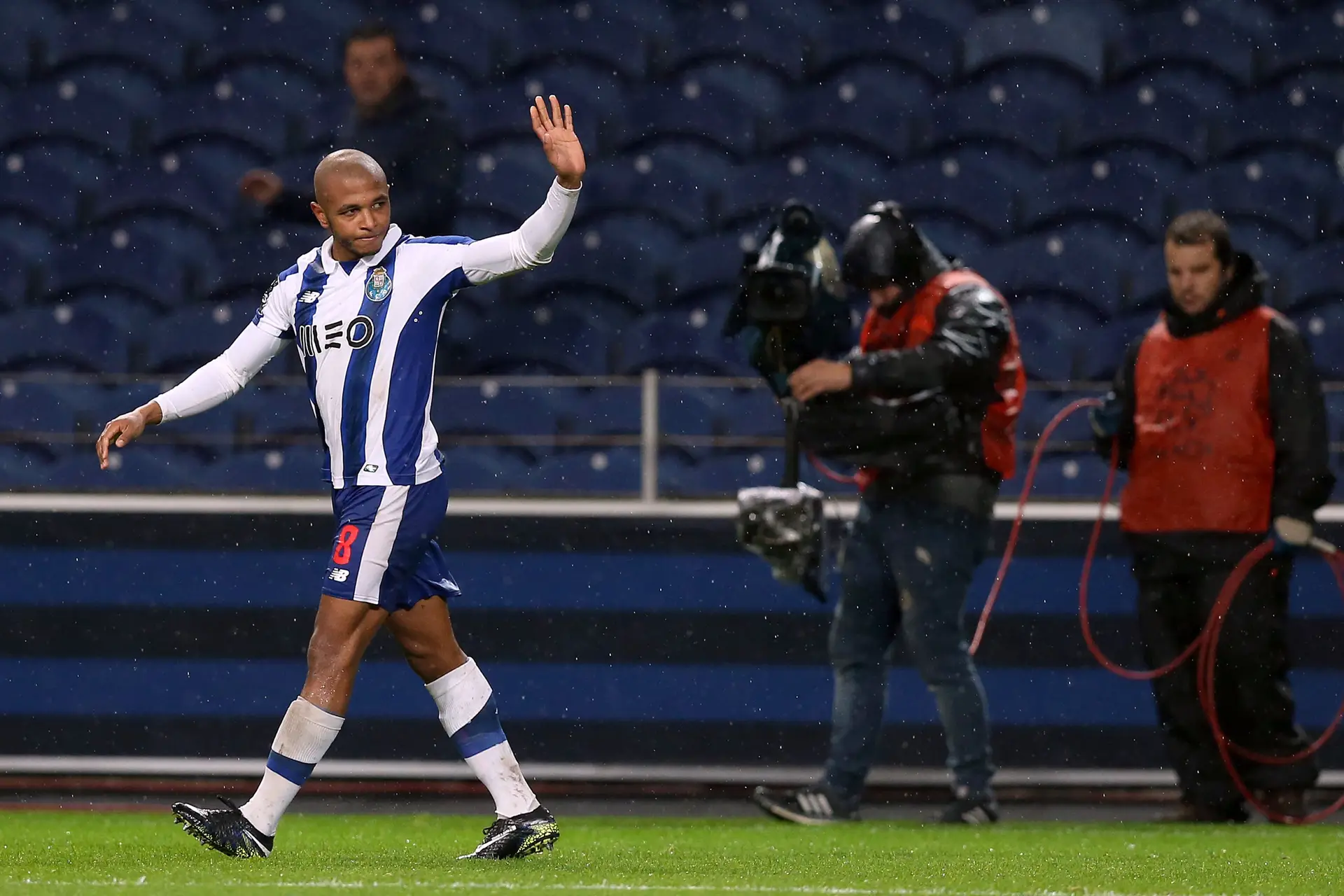Brahimi inaugurou o marcador no Dragão ao cair do pano da 1ª parte.