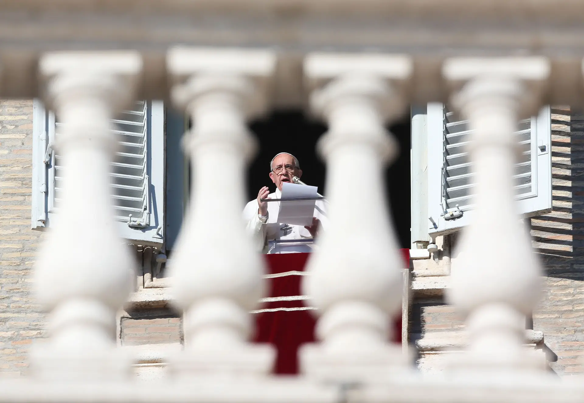Papa Francisco agradece a quem ajuda os migrantes
