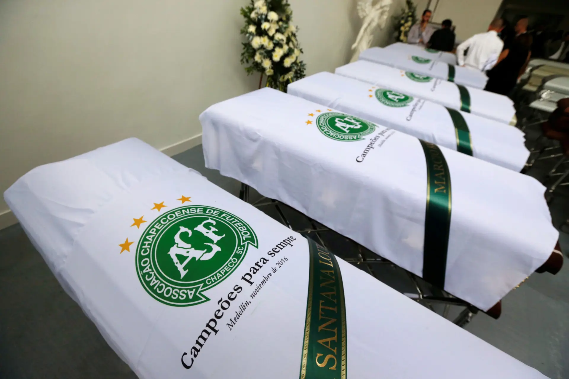 Bolívia responsabiliza piloto e companhia aérea pelo acidente com a Chapecoense