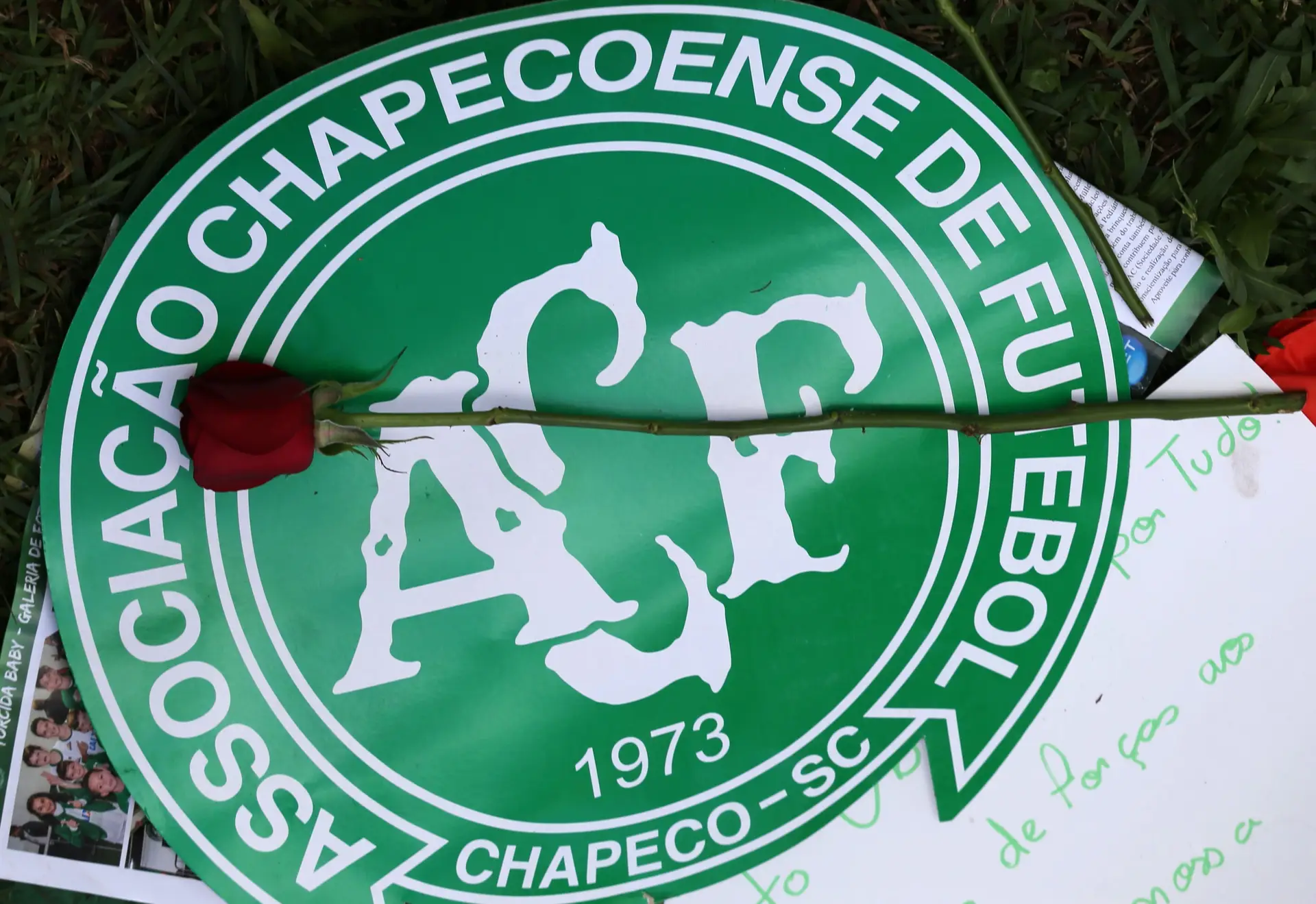 Robinho e Diego voltam à seleção brasileira para homenagear Chapecoense