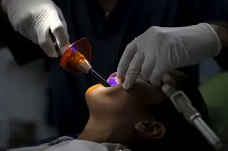 Governo quer criar cheque-dentista para reclusos