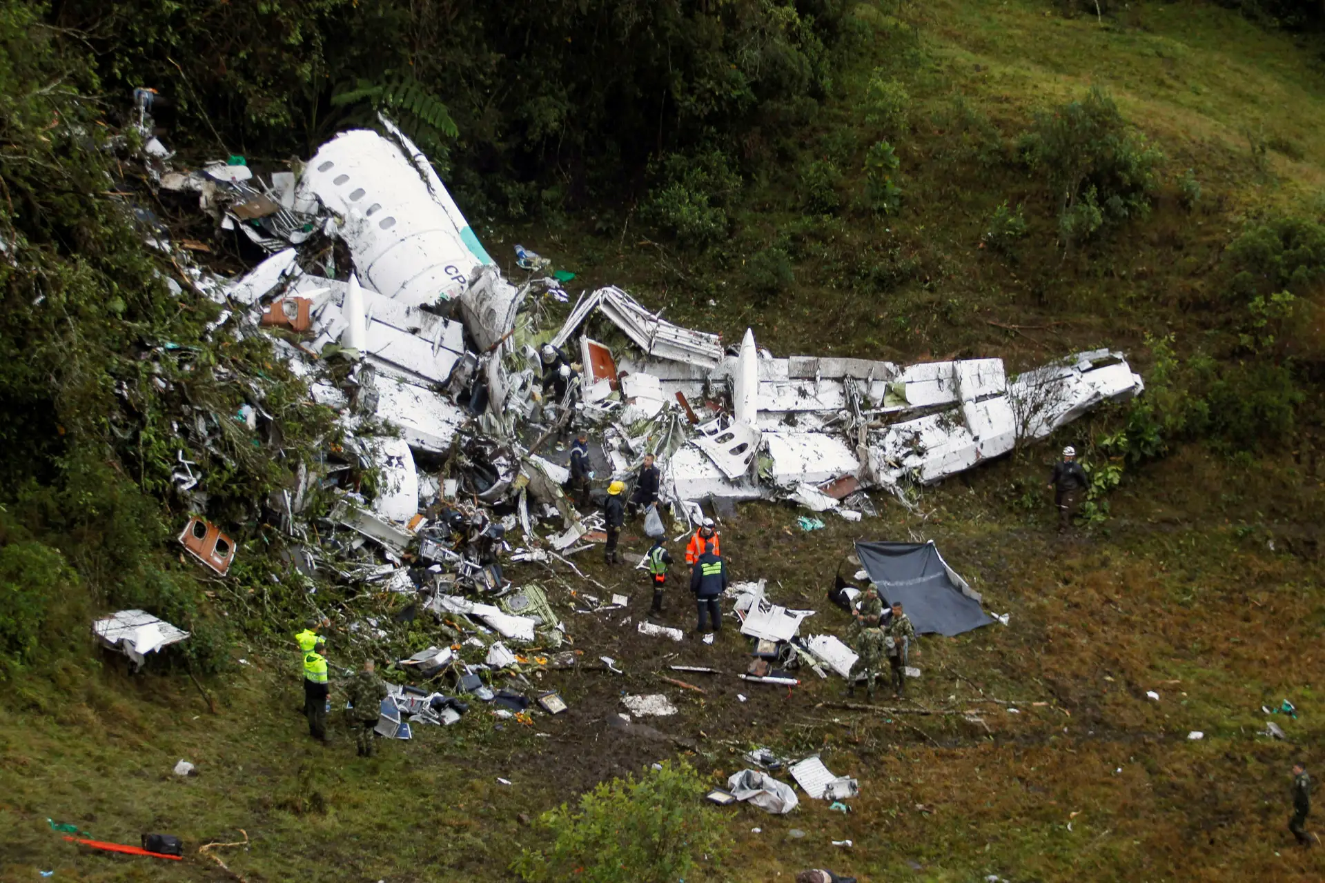 Bolívia culpa piloto e companhia aérea pelo acidente de avião na Colômbia
