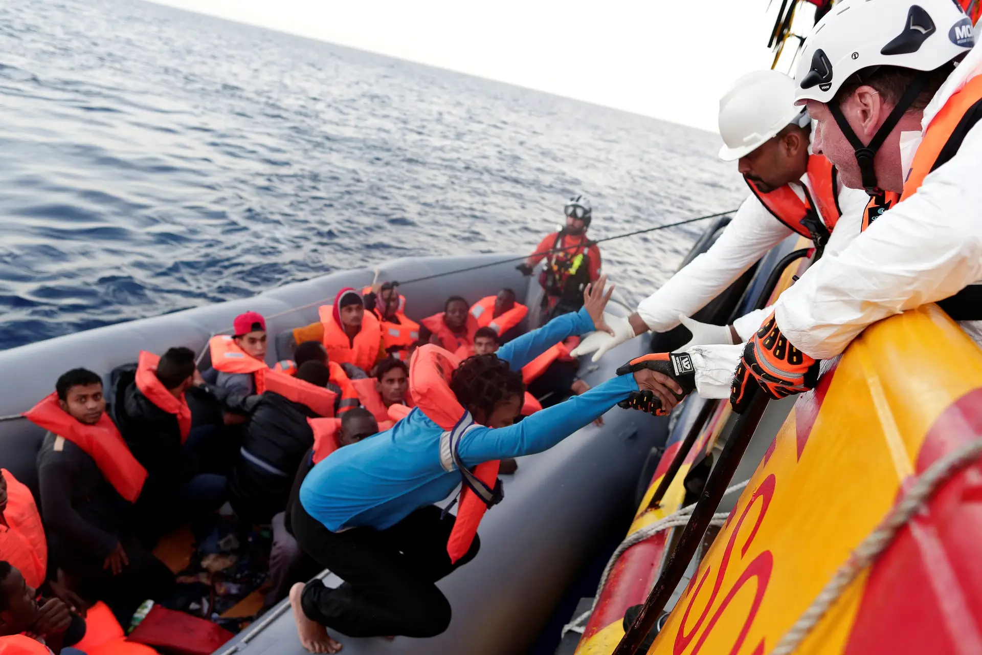 5 mil migrantes morreram no Mediterrâneo em 2016