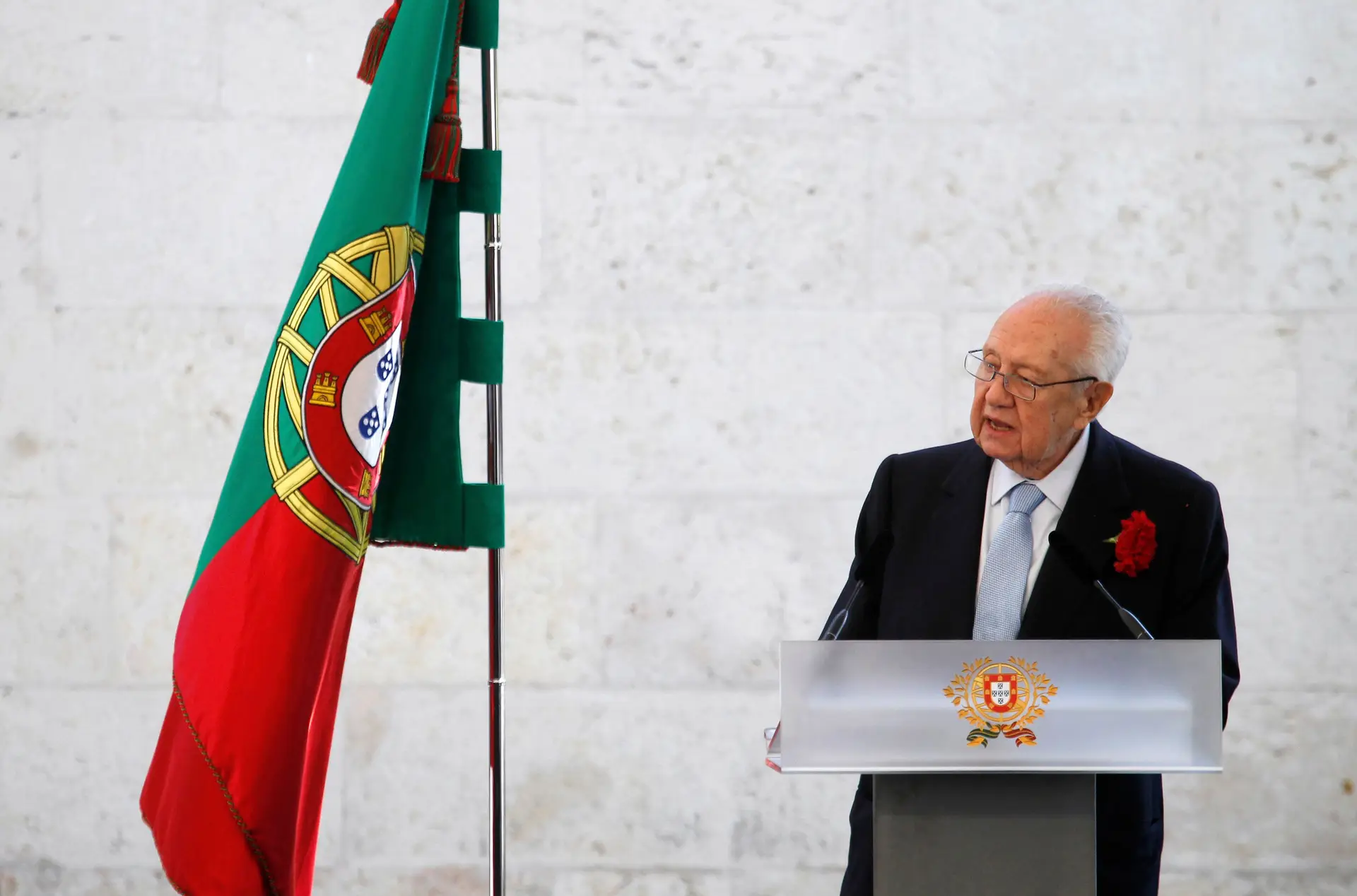 FC Porto destaca papel de Soares na transição da ditadura para a democracia