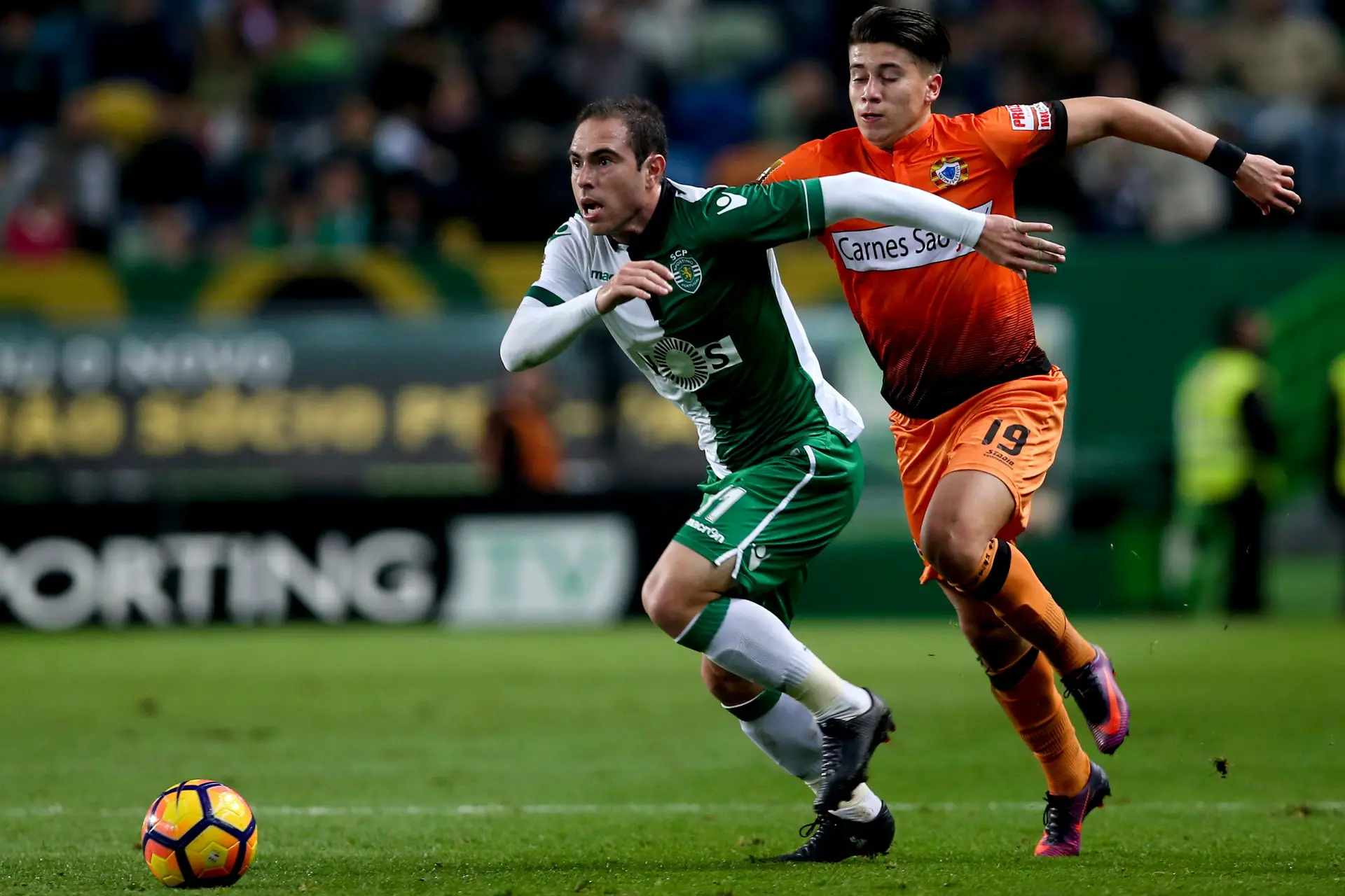 Joel Campbell e Bruno César fora da preparação para o jogo com o Moreirense