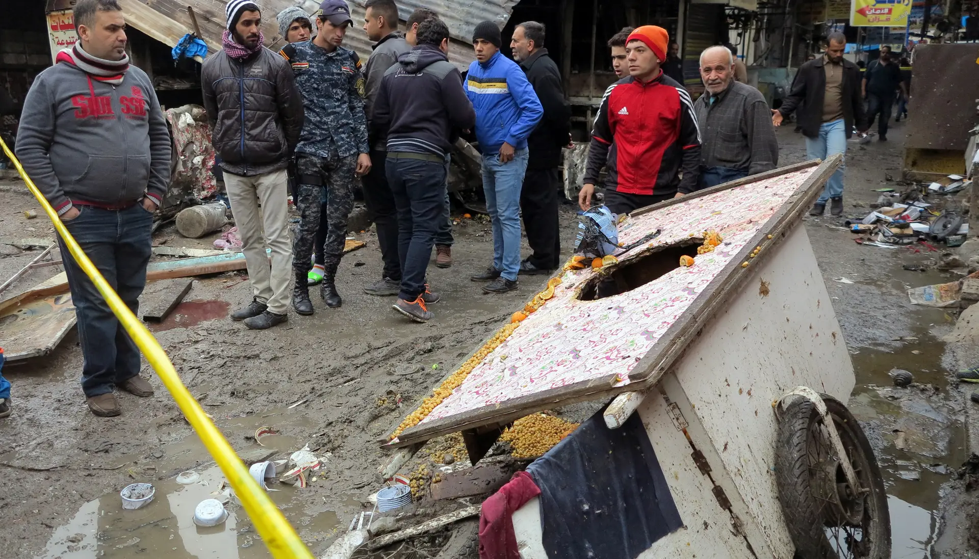 Duplo atentado em Bagdade faz "27 mortos e 53 feridos"