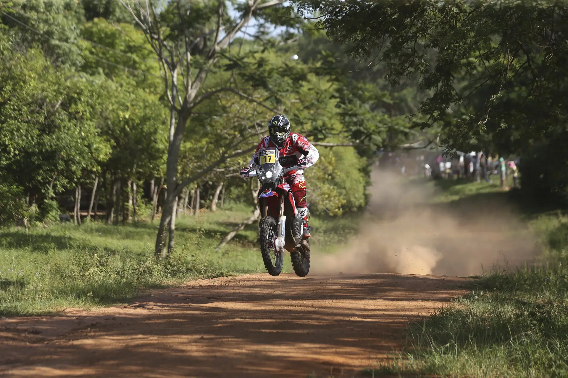 Paulo Gonçalves sobe ao segundo lugar no rali Dakar