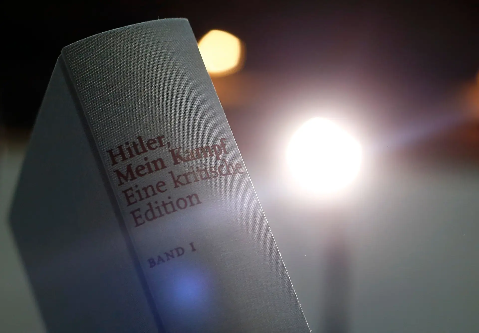 Mein Kampf De Hitler Best Seller Na Alemanha E Vai Ter 6ª Tiragem