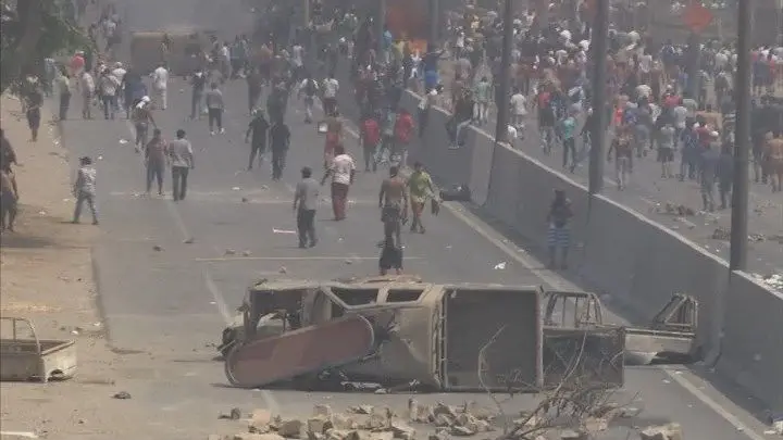 Confrontos no Peru resultam em 40 detenções