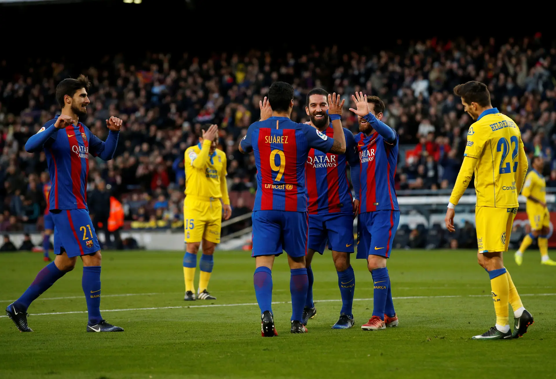 Jogo entre FC Barcelona e Las Palmas à porta fechada