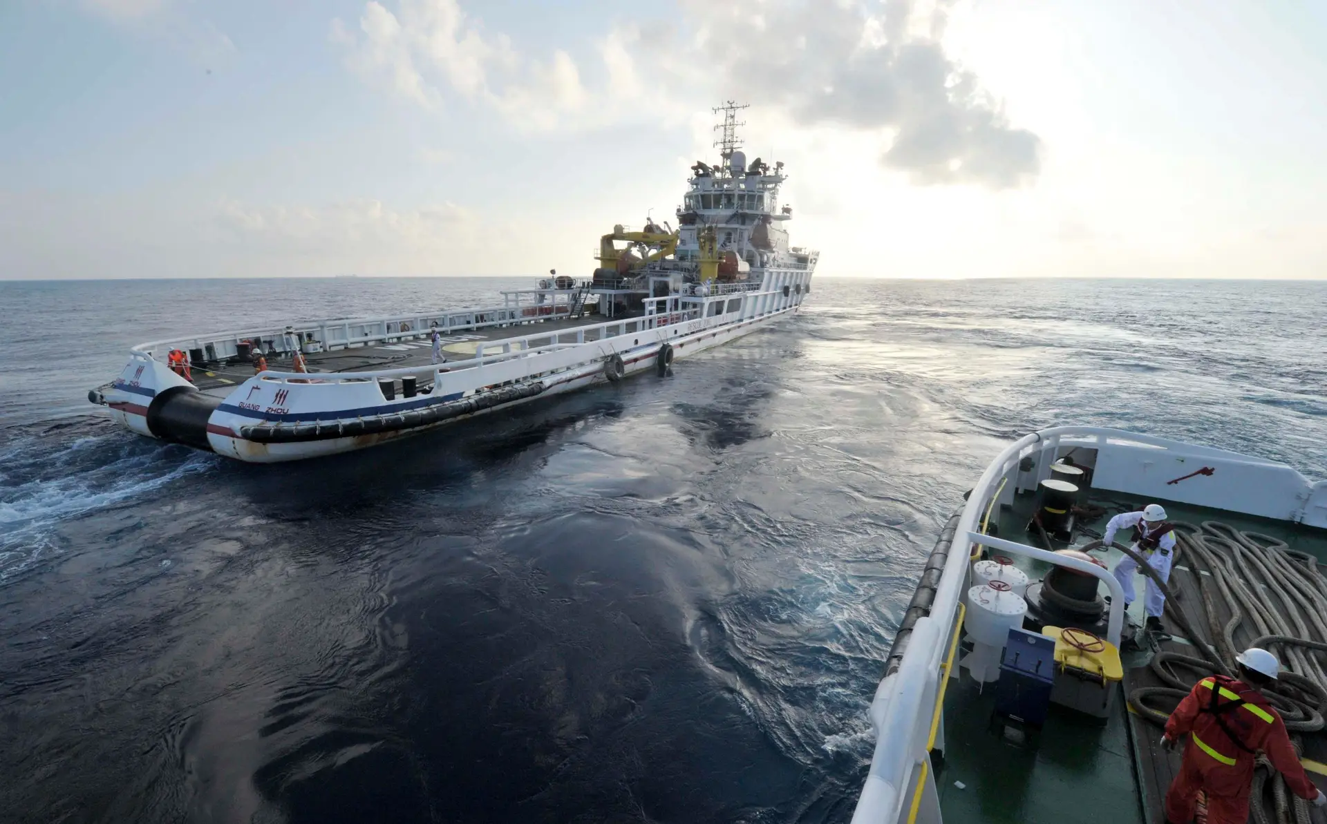 Navio participa nas buscas pelo MH370.