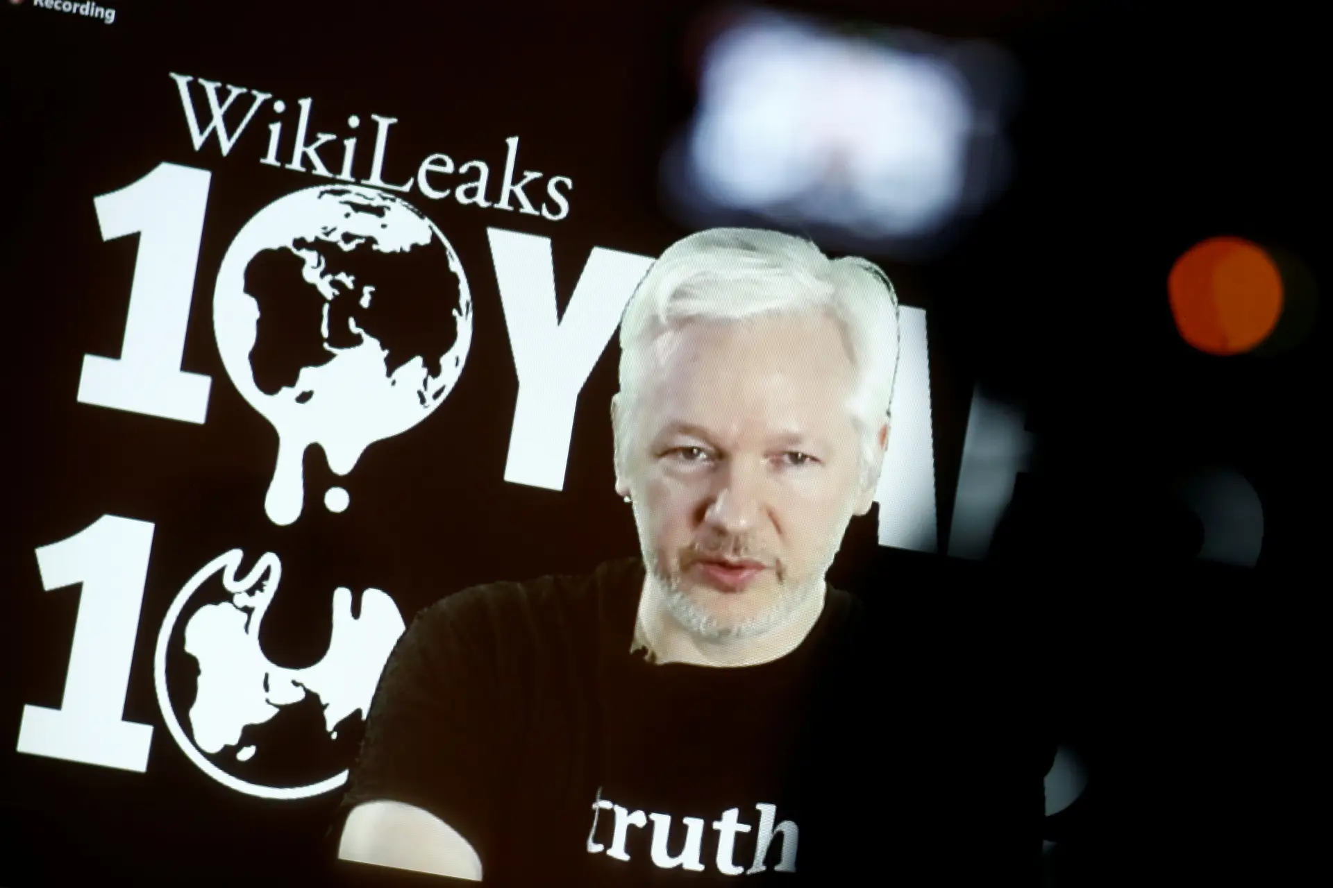 Assange sob "teste" depois de perdão a Chelsea Manning