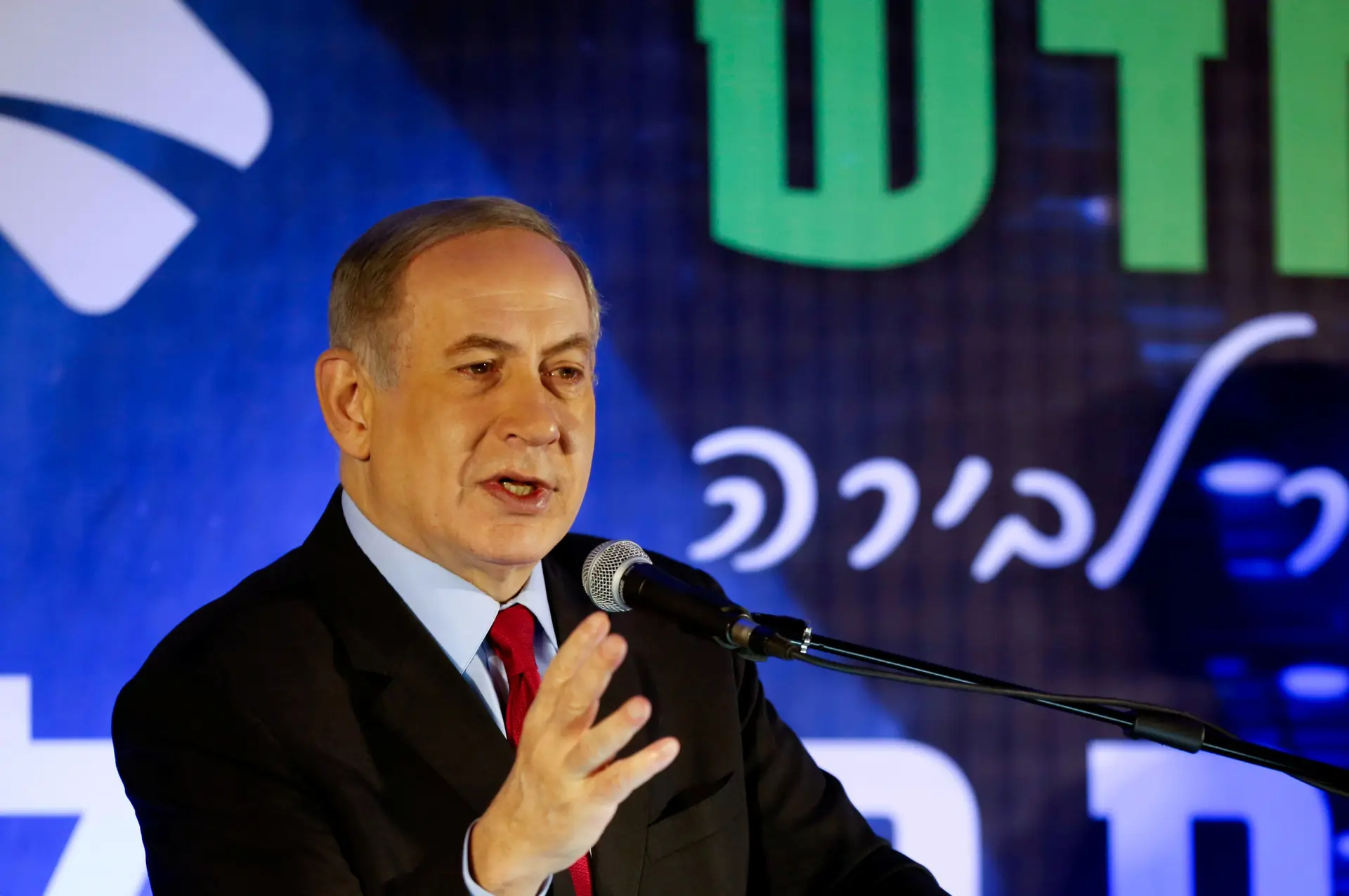 Primeiro-ministro israelita felicita o "amigo" Donald Trump