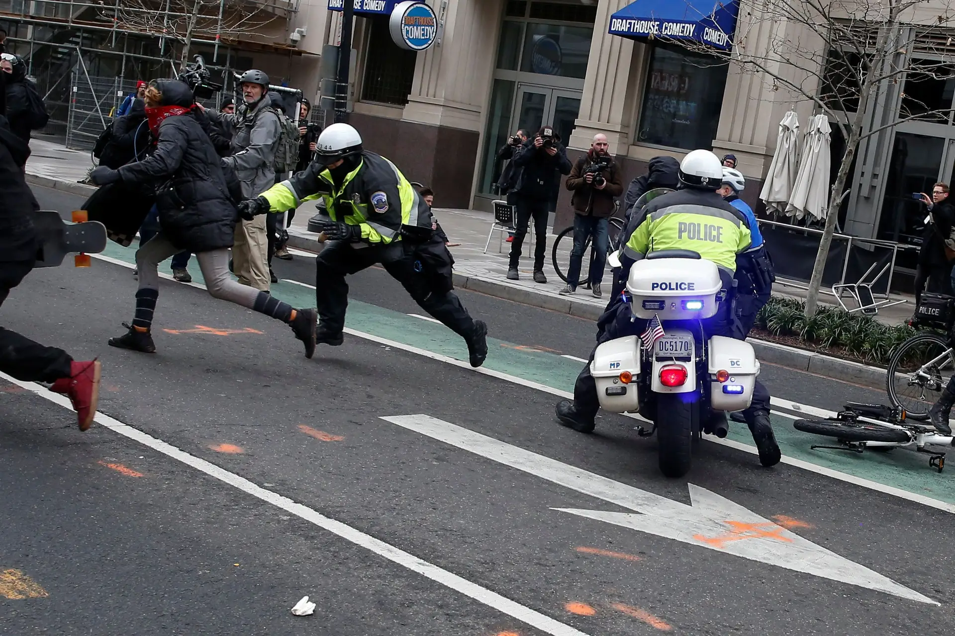 Polícia faz várias detenções em Washington devido a protestos