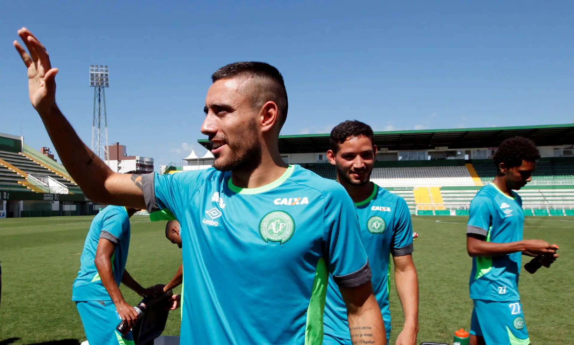 Diretor executivo da Chapecoense diz que clube "recusou morrer"