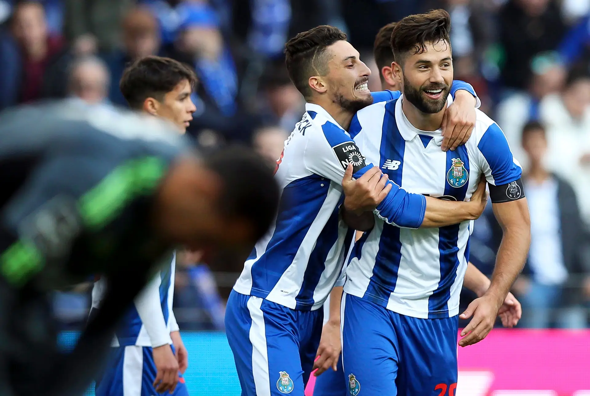 FC Porto aproxima-se provisoriamente do Benfica ao vencer Rio Ave