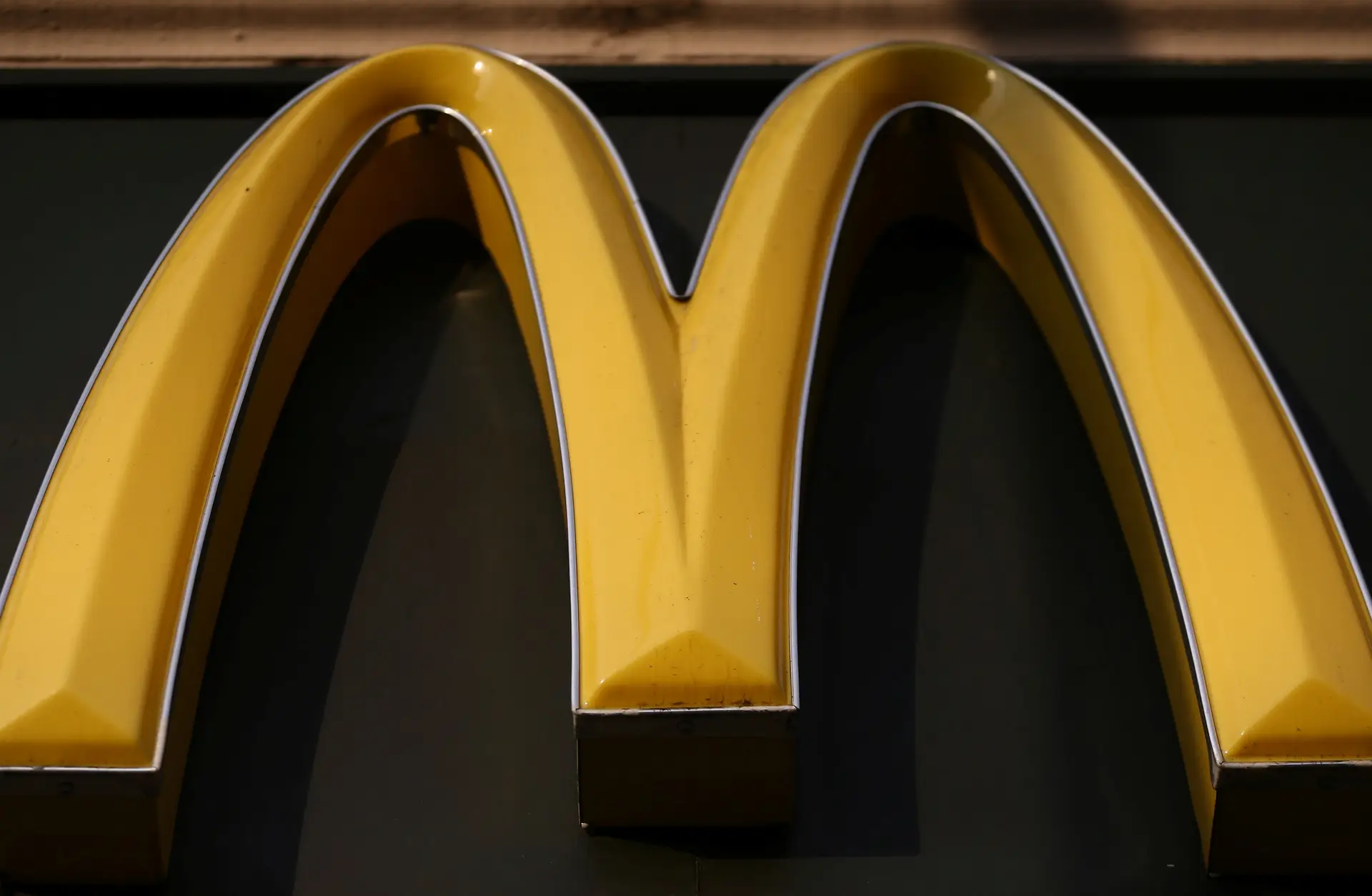 Funcionário do McDonald's suspeito de matar a tiro entregador de comida