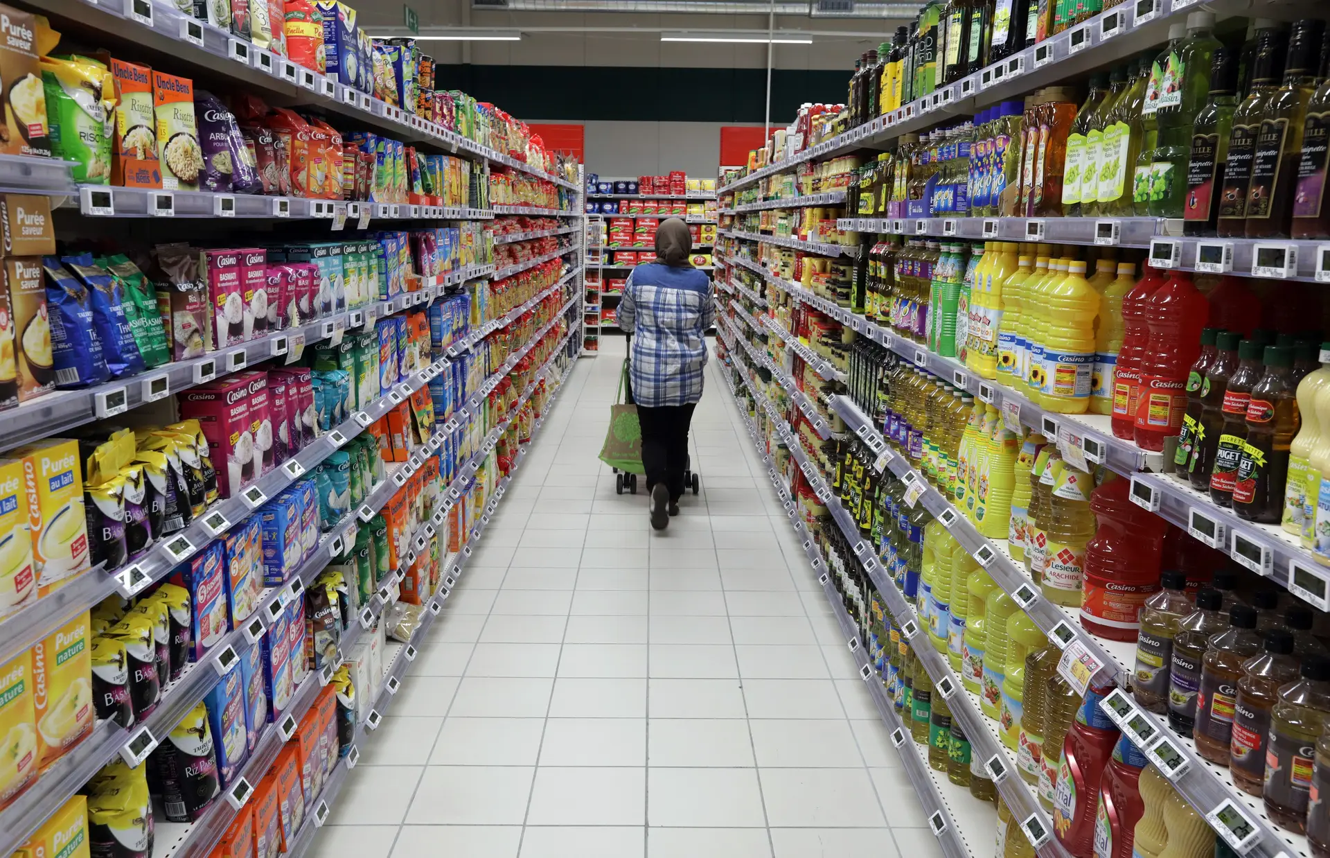 Substituição de cantinas por cabazes "dignifica pessoa" e reduz custos