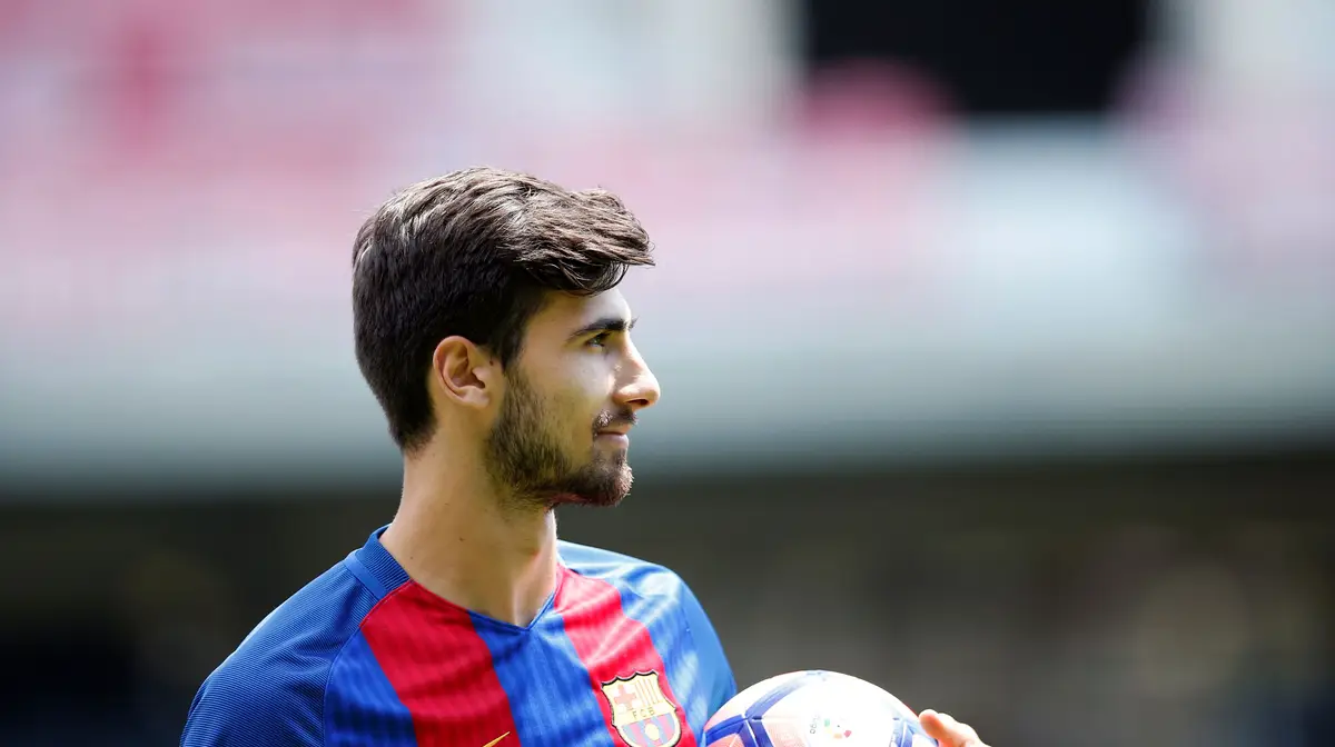 5º - André Gomes (Valência para Barcelona - 2016/17) - 35 milhões de euros