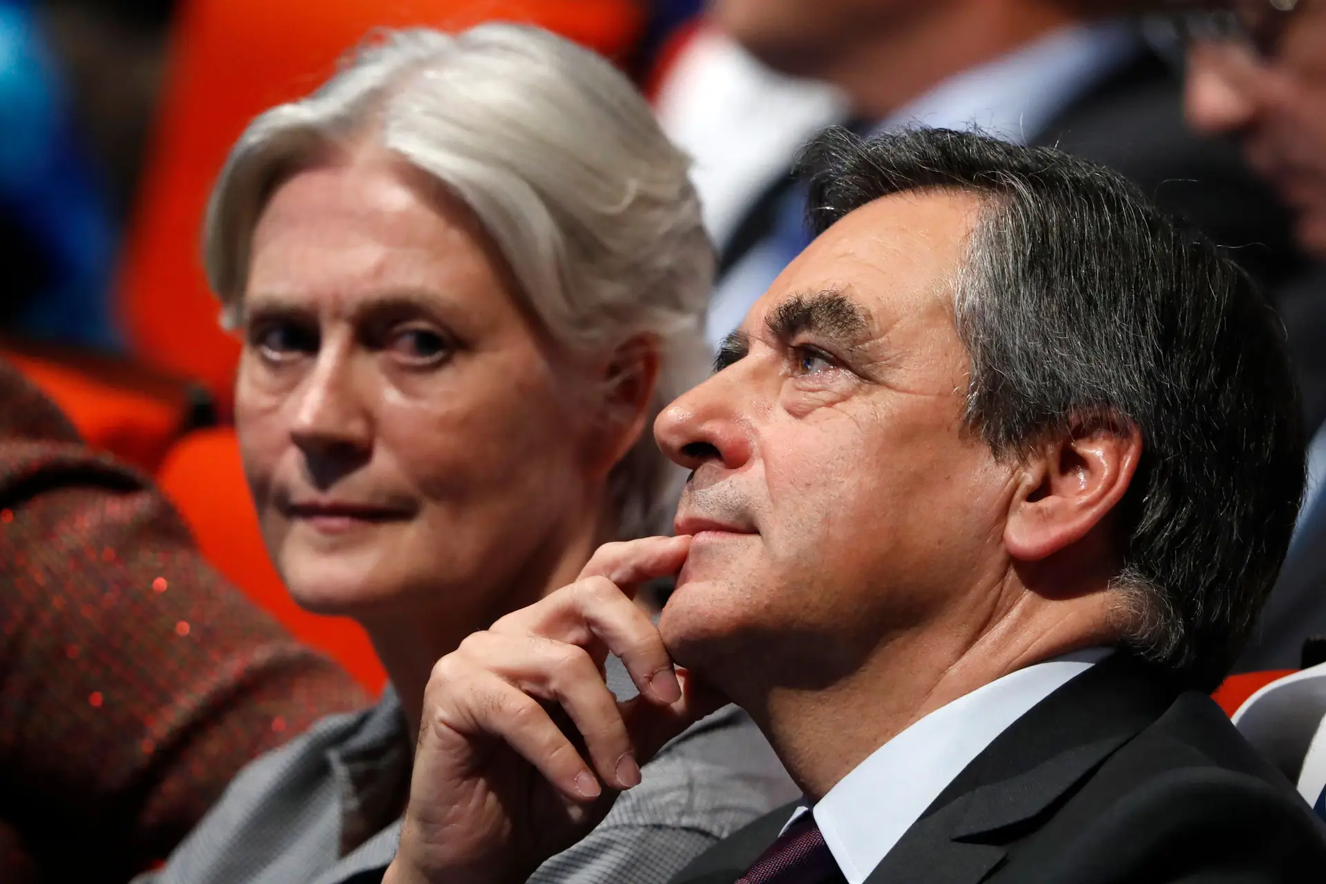 Mulher de Fillon recebeu 900 mil euros por dois empregos fictícios
