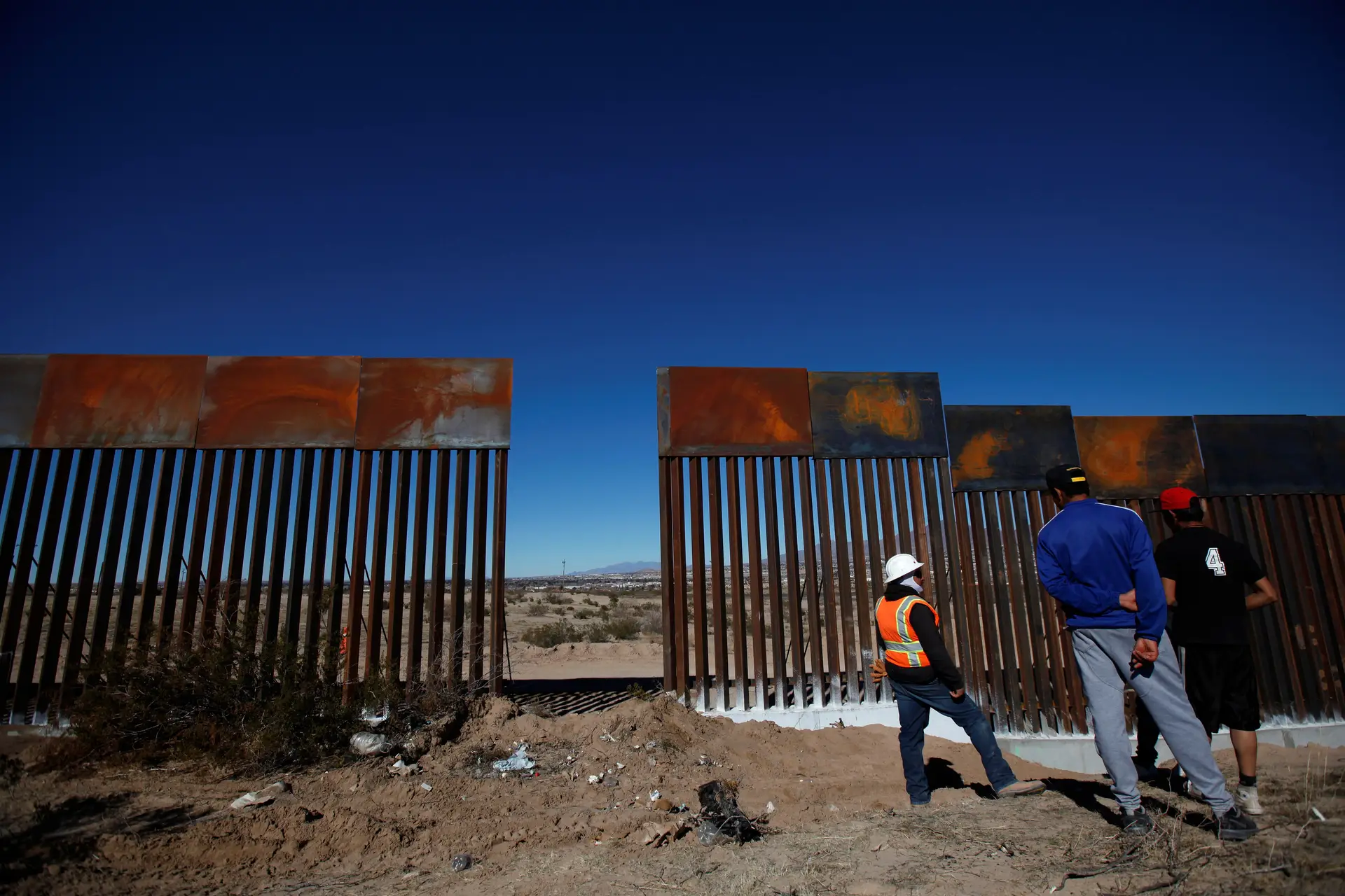 Projetos de construção do "muro de Trump" devem ser entregues a concurso em março