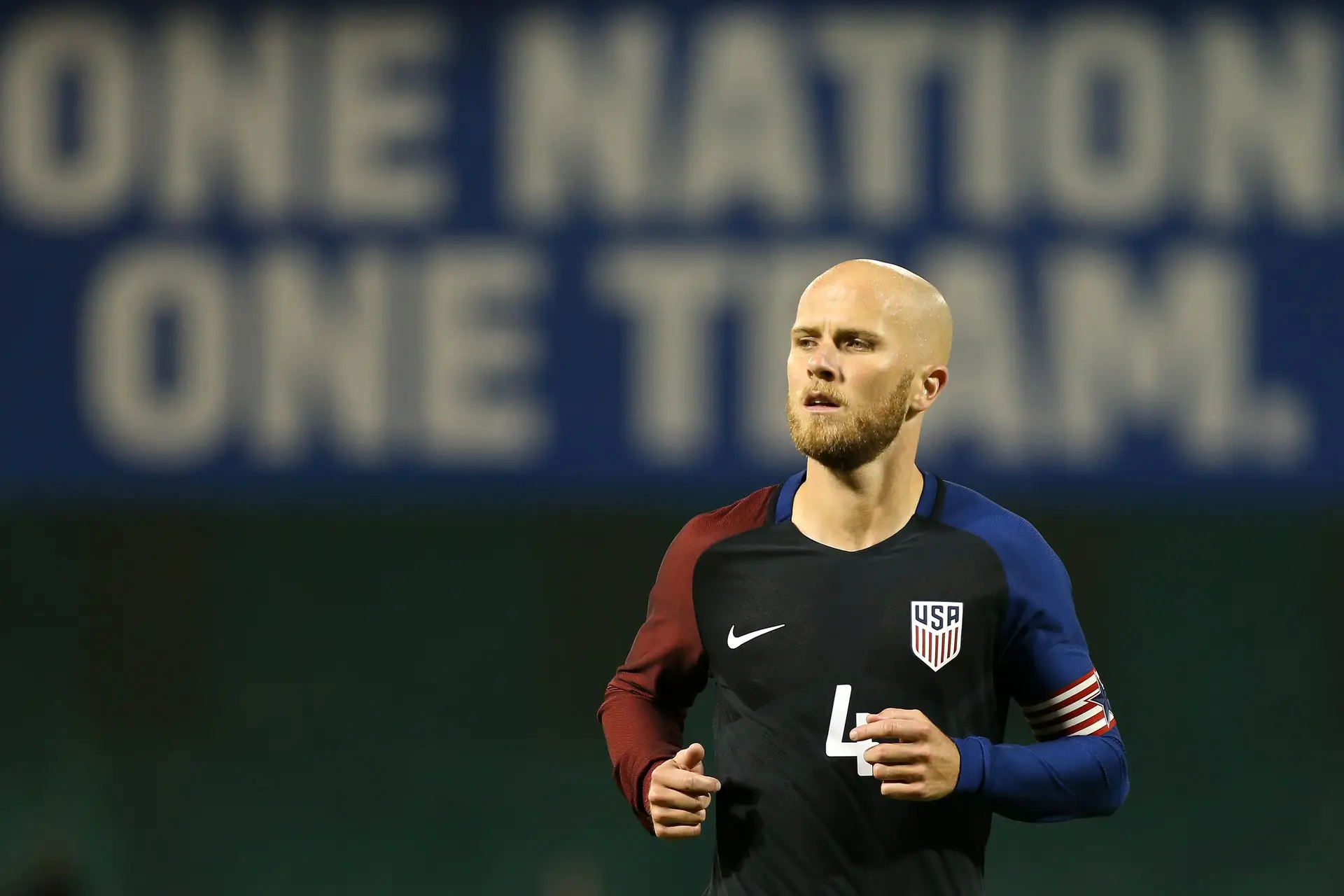 Capitão da seleção de futebol dos EUA "envergonhado" com política de Trump