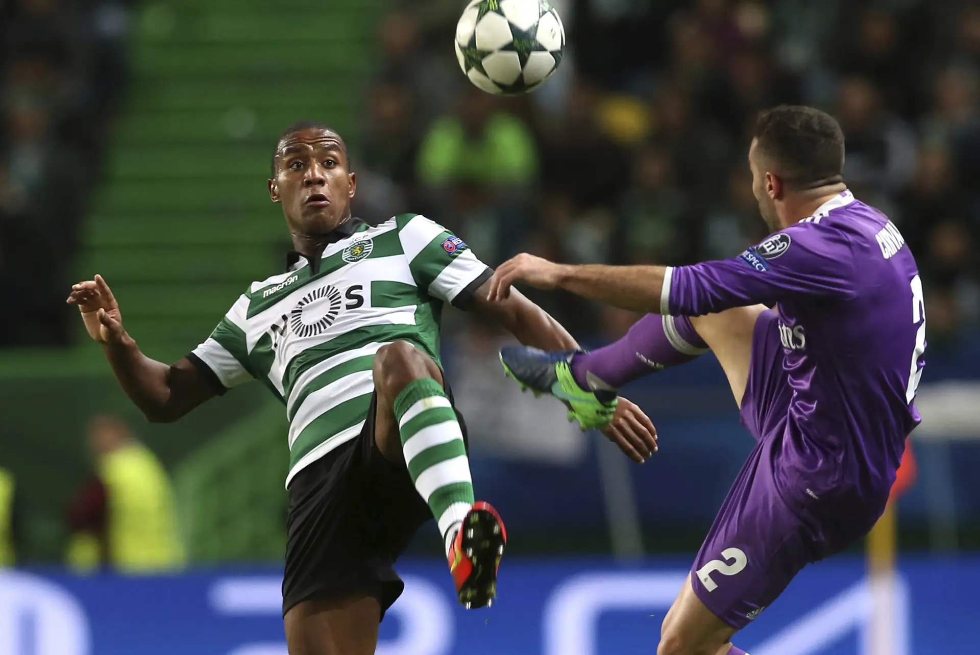 Zeegelaar ausente do dérbi por castigo