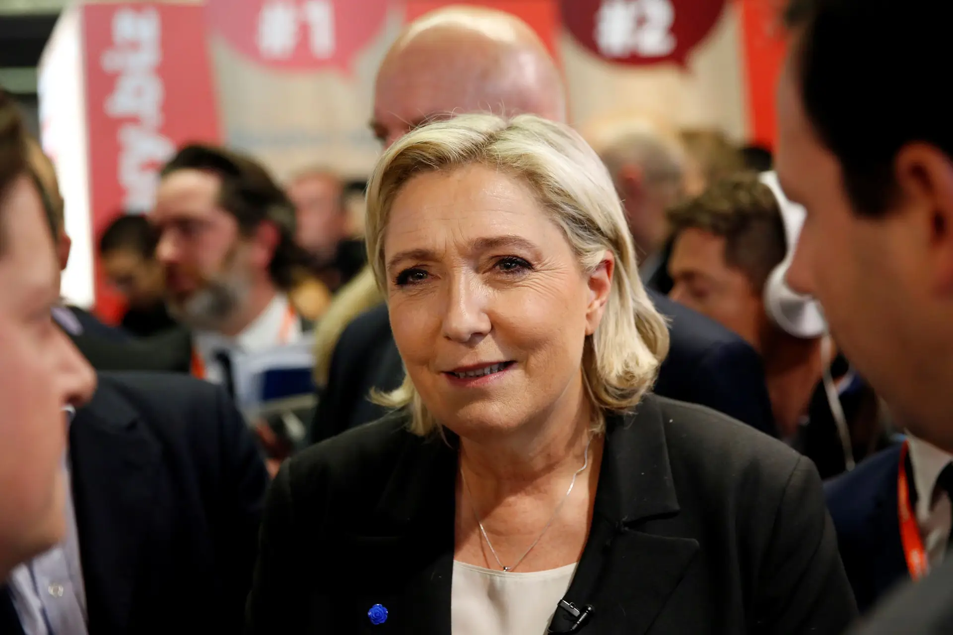 Parlamento Europeu vai retirar dinheiro do salário de Marine Le Pen