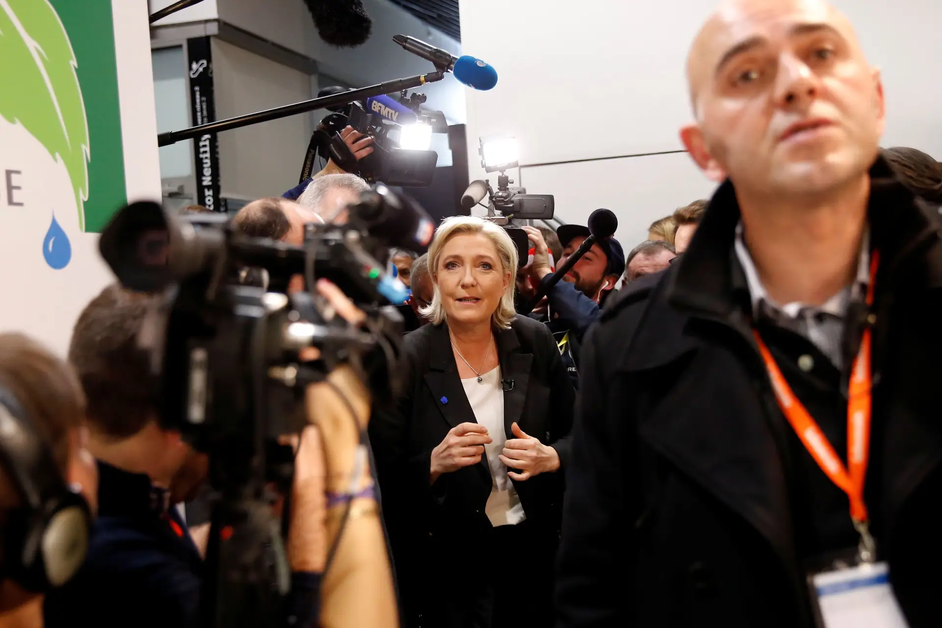 OSCE denuncia expulsão de jornalista em ato público de Le Pen