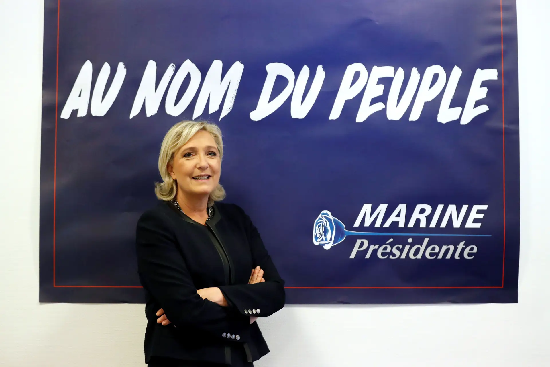 Marine Le Pen, 48 anos, candidata da Frente Nacional. Luta pela primeira vitória presidencial do partido de extrema-direita, fundado em 1972 pelo seu pai Jean-Marie Le Pen, com o qual se incompatibilizou, readaptando a formação partidárias às exigências atuais.