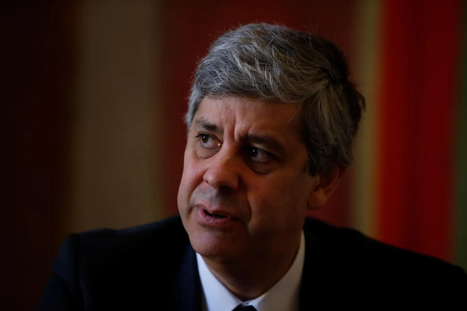 Pedro Nuno Santos diz que não há razões para Centeno se demitir