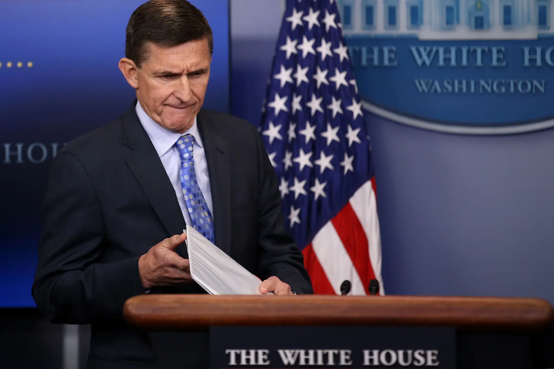 Trump atribui saída de Flynn à comunicação social