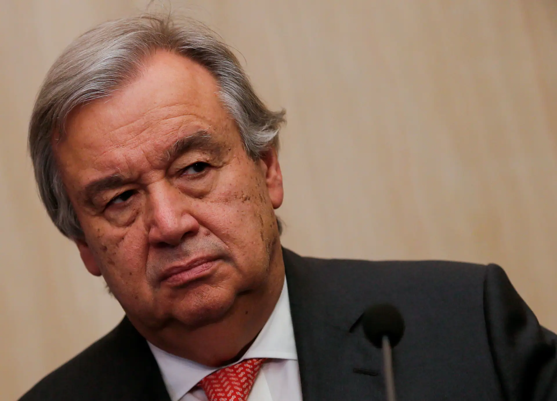 Guterres pede "investigação clara" sobre ataque químico na Síria