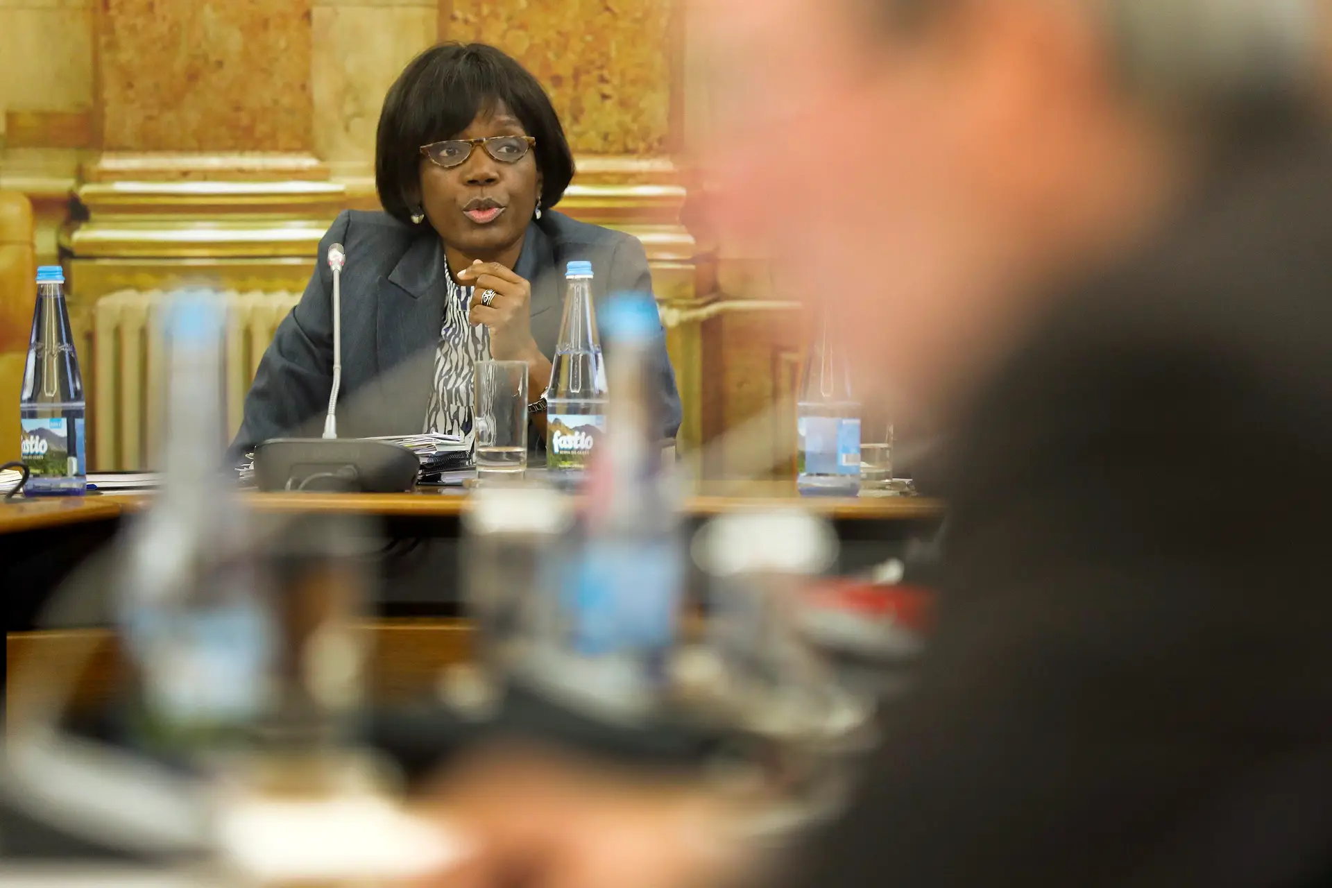 Ministra da Justiça recusa esclarecimento sobre adiamento de visita a Angola SIC Notícias