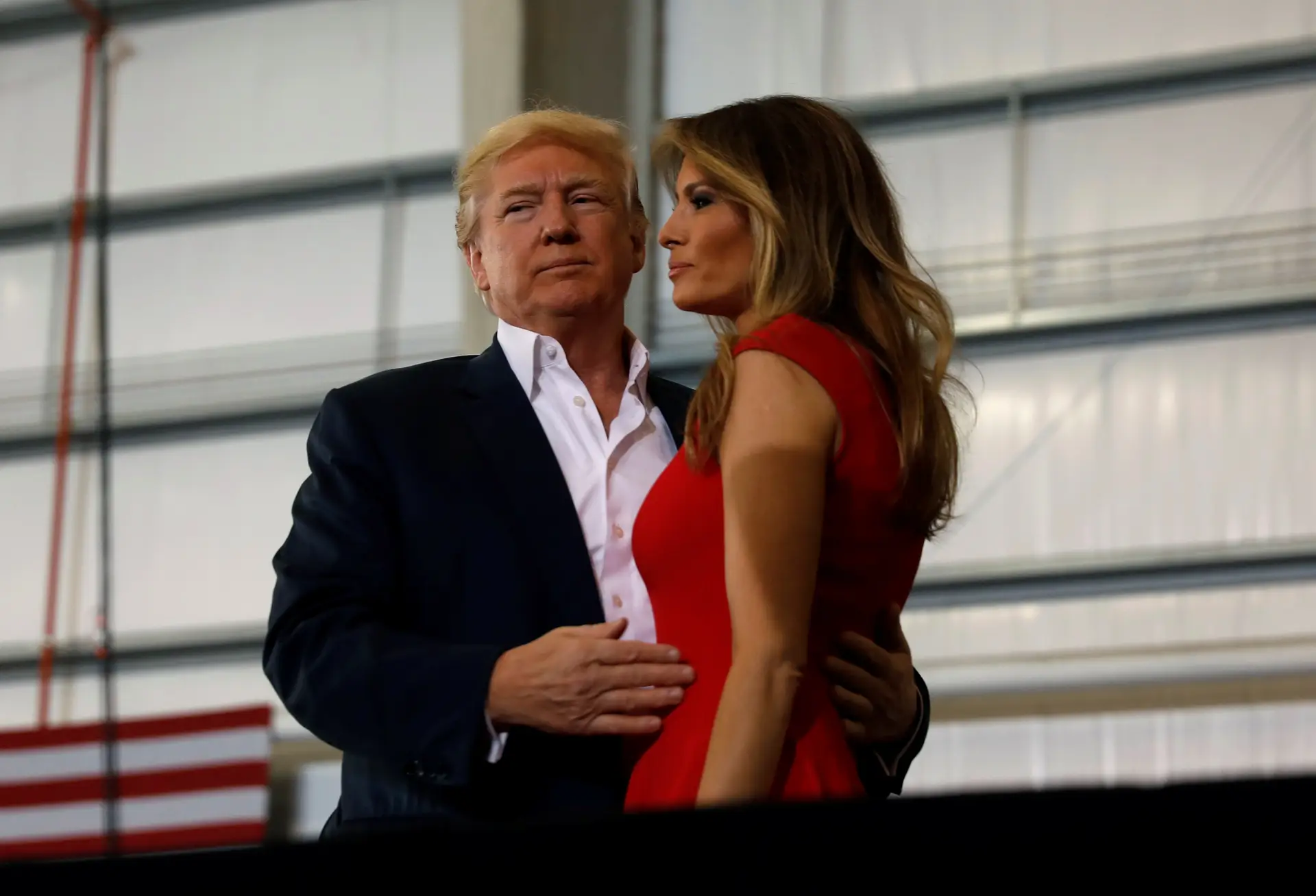 Trump reafirma promessas eleitorais em comício na Florida