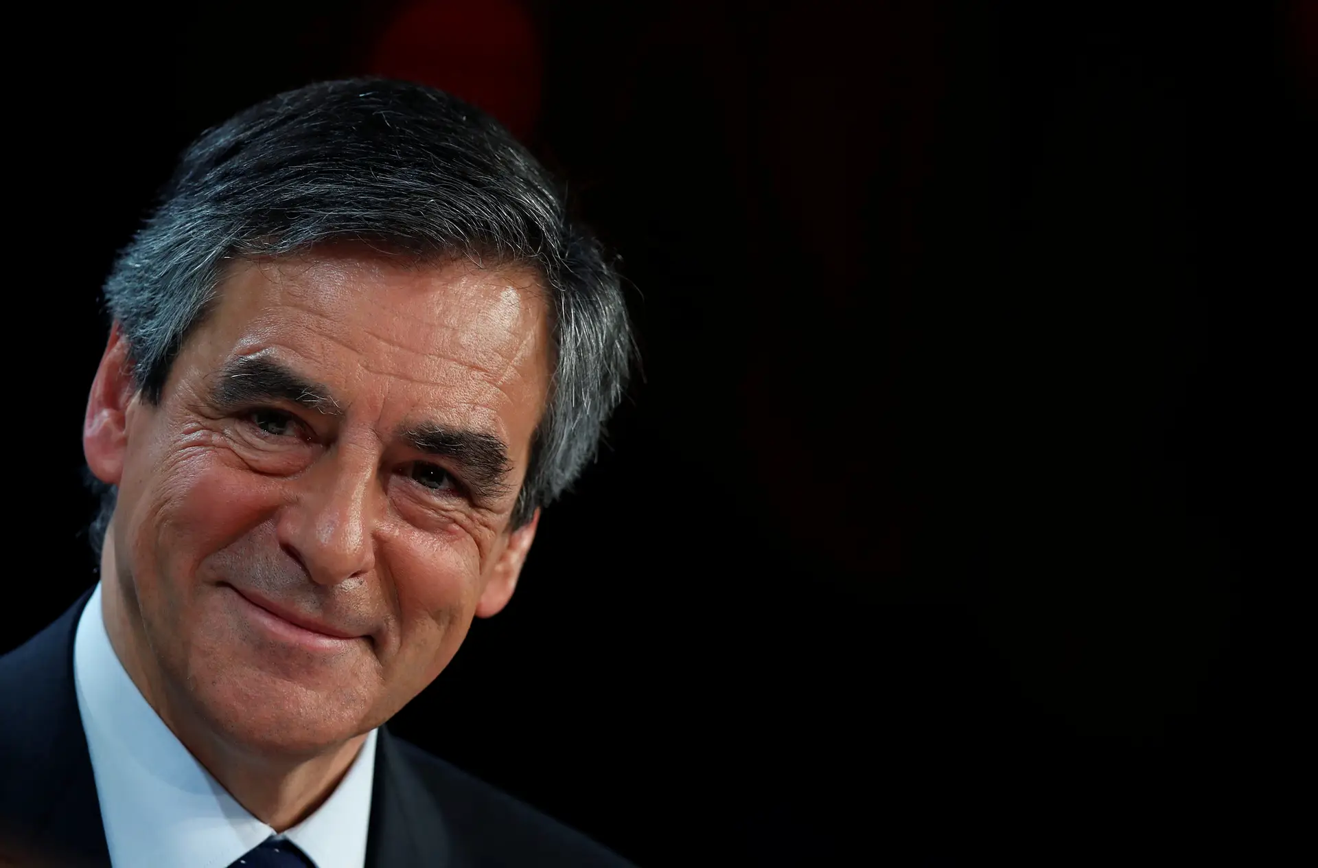 François Fillon recupera segundo lugar nas sondagens