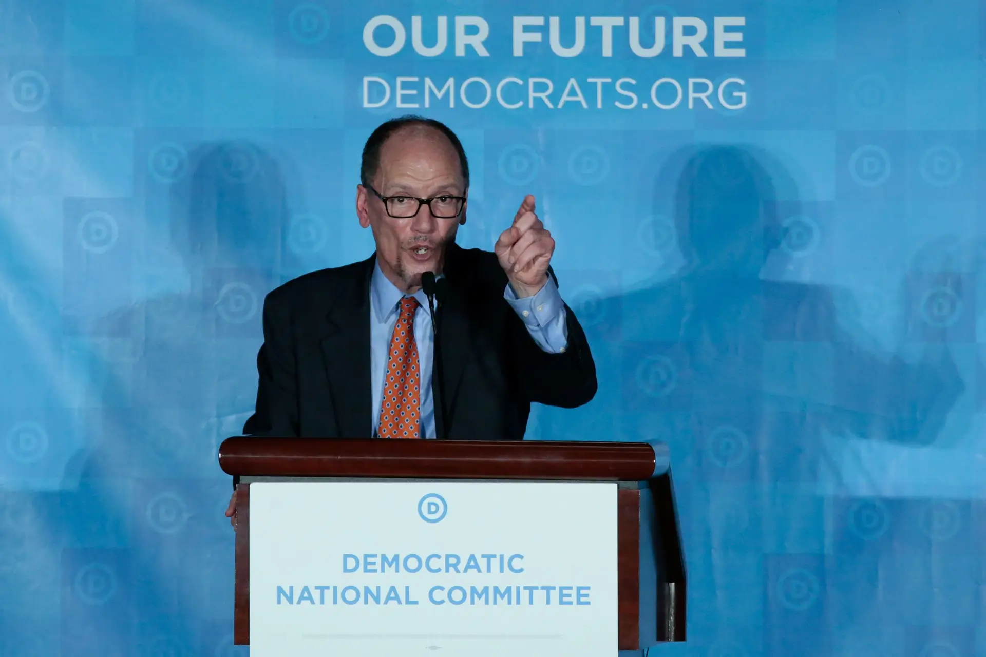 Democratas norte-americanos elegem Tom Pérez como seu novo líder