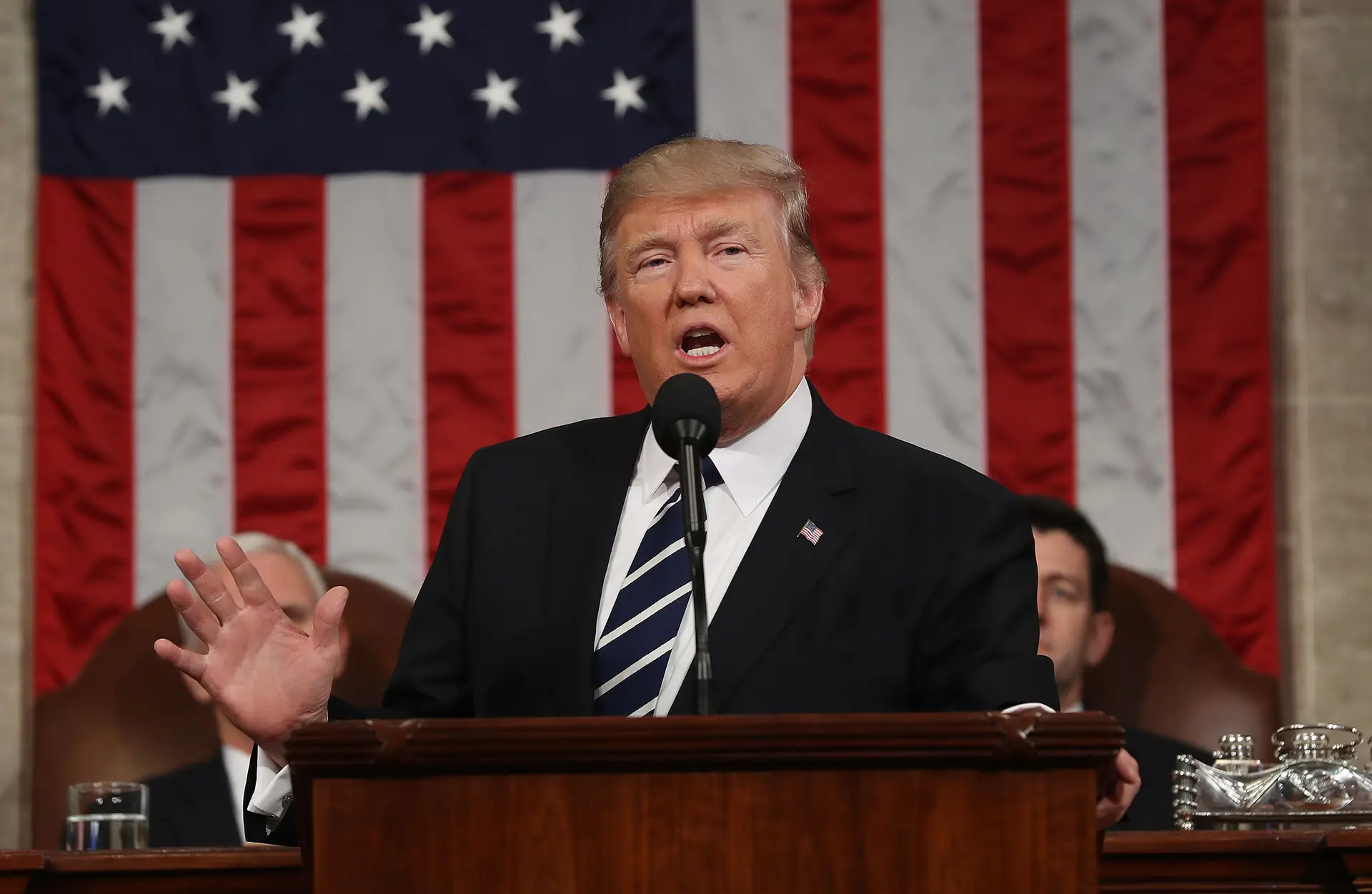 Instantâneos do primeiro discurso de Trump no Congresso norte-americano
