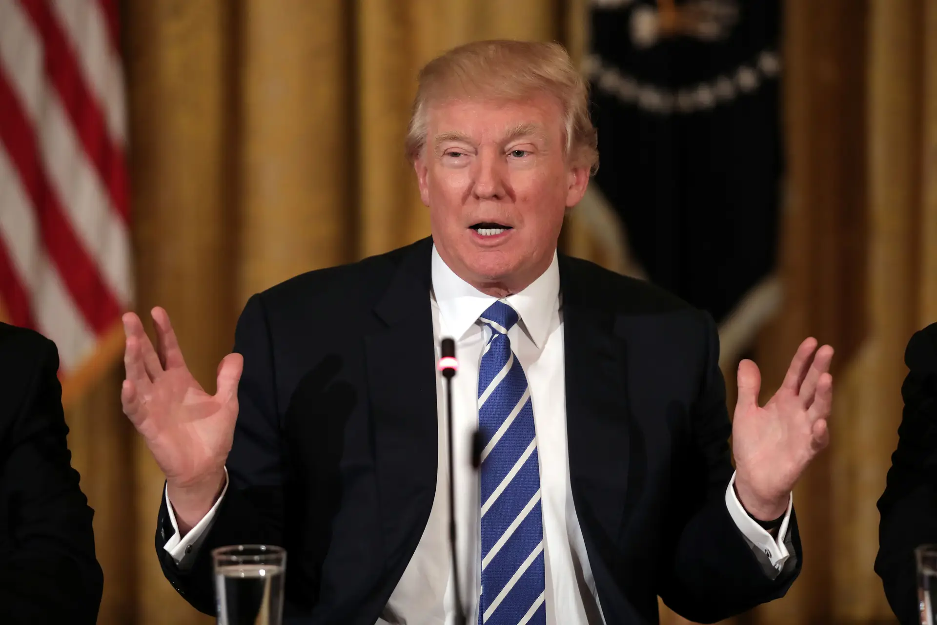 Nova Iorque, Washington e Massachusetts contra decreto anti-imigração de Trump