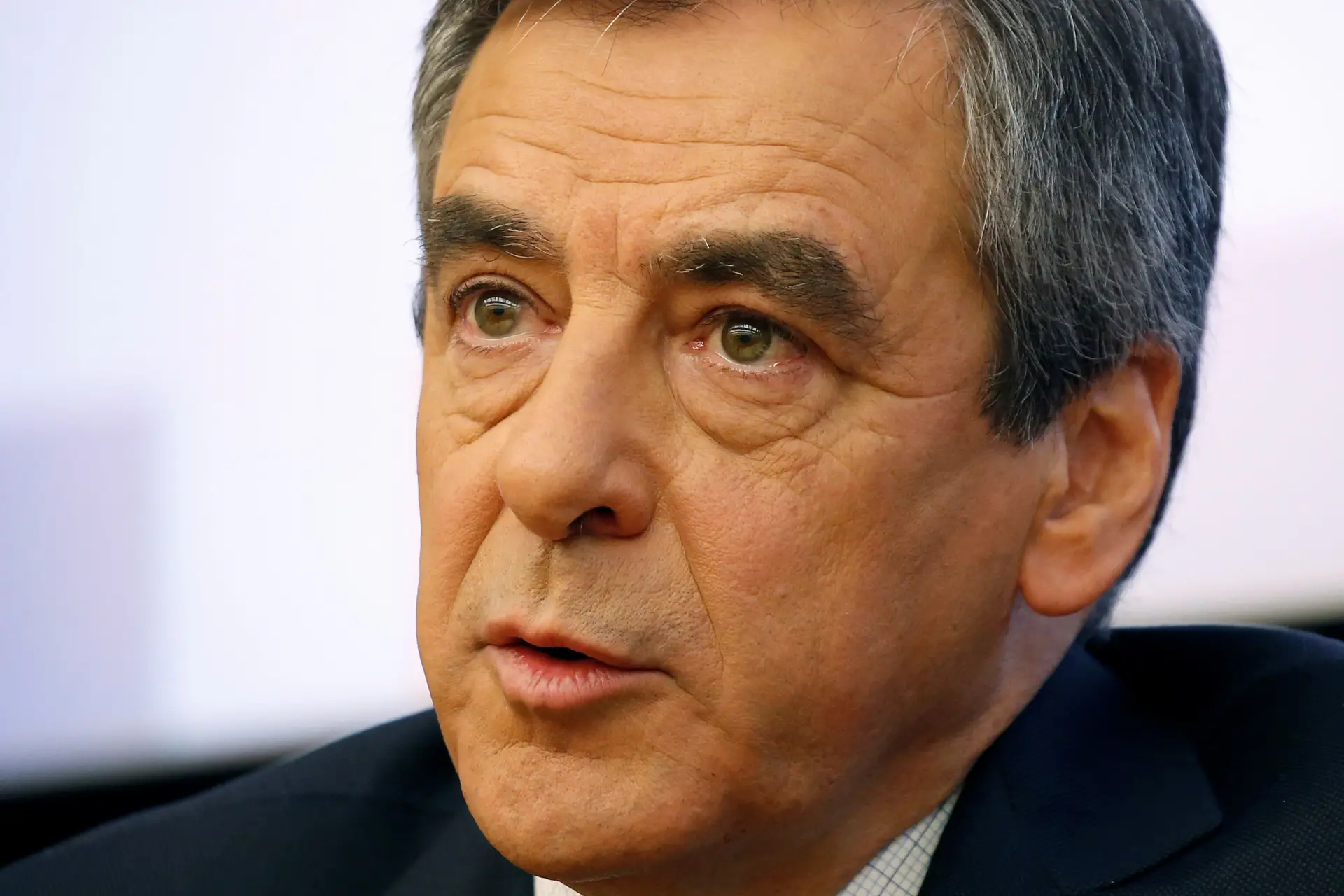 Fillon diz que está em marcha "uma operação de desestabilização política"