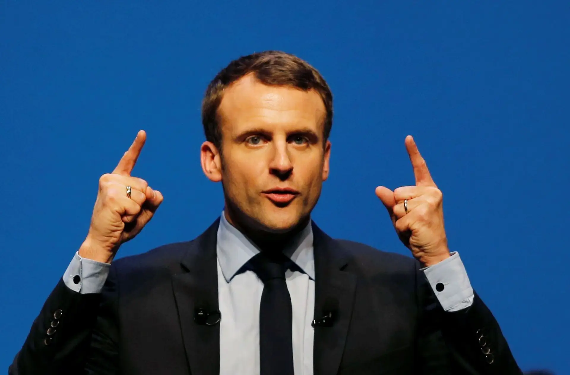 Macron venceria Le Pen com 64% dos votos