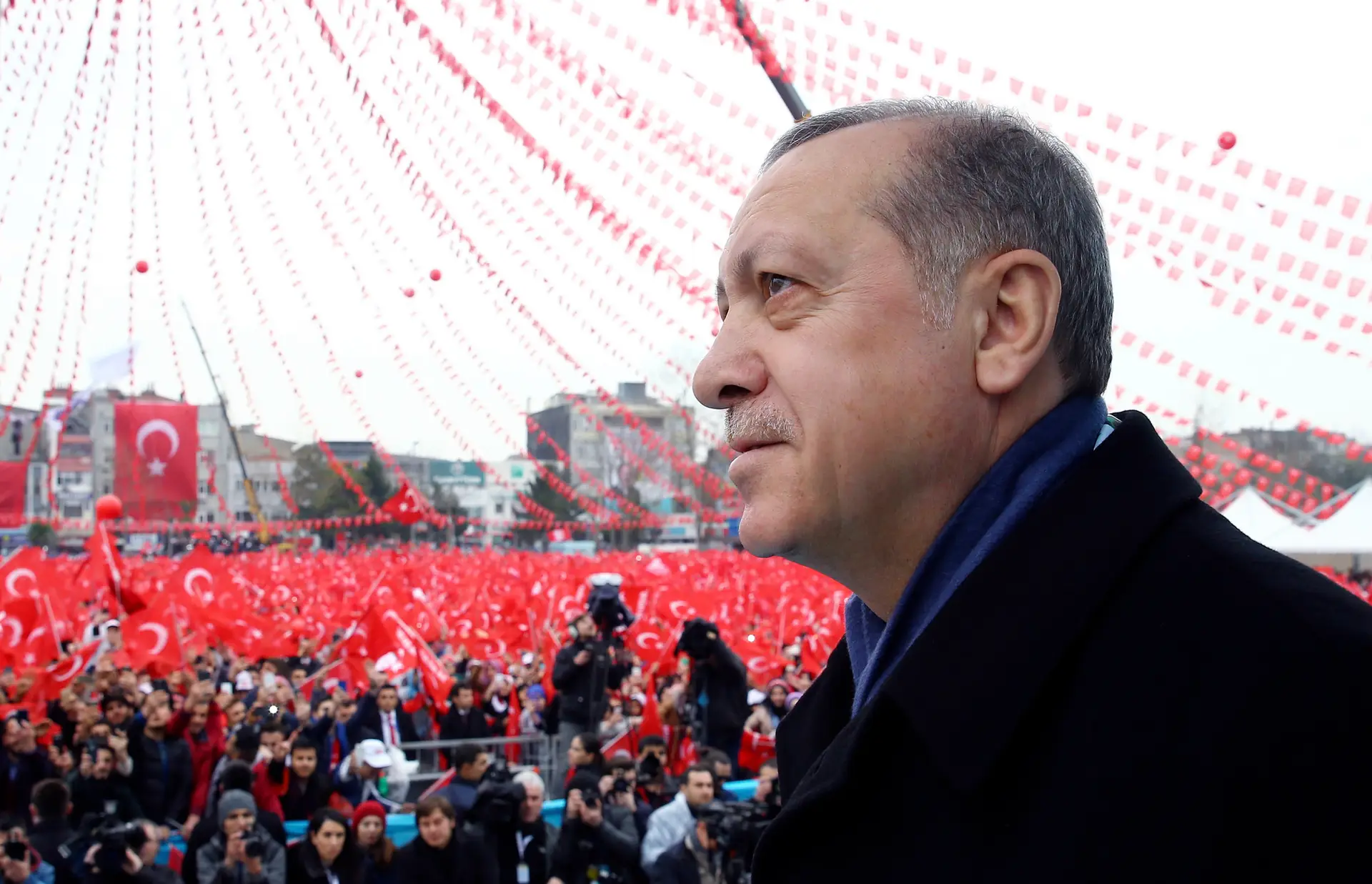 Presidente da Turquia espera que parlamento aprove pena de morte