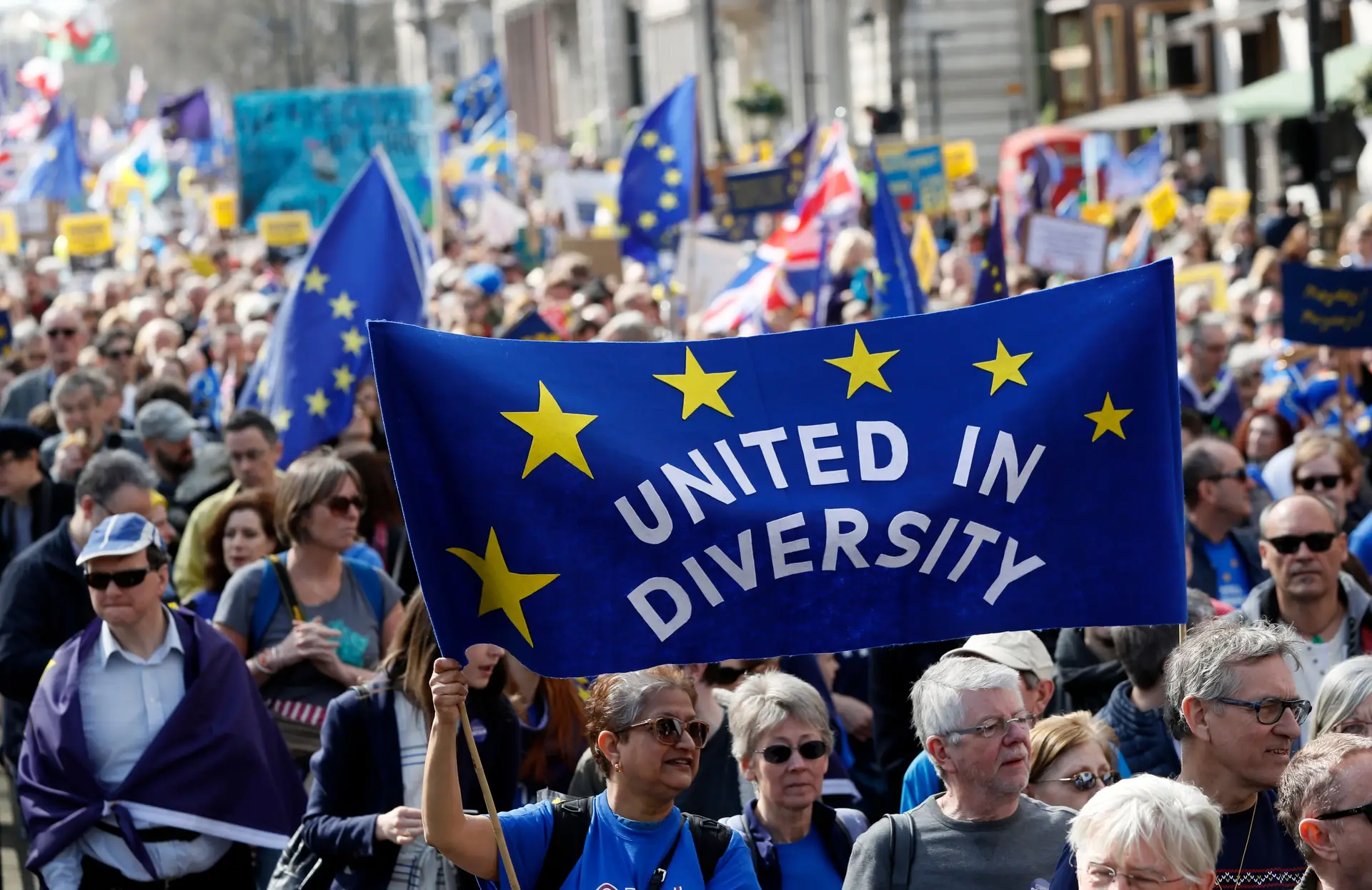 Parlamento Europeu exige negociações que protejam cidadãos