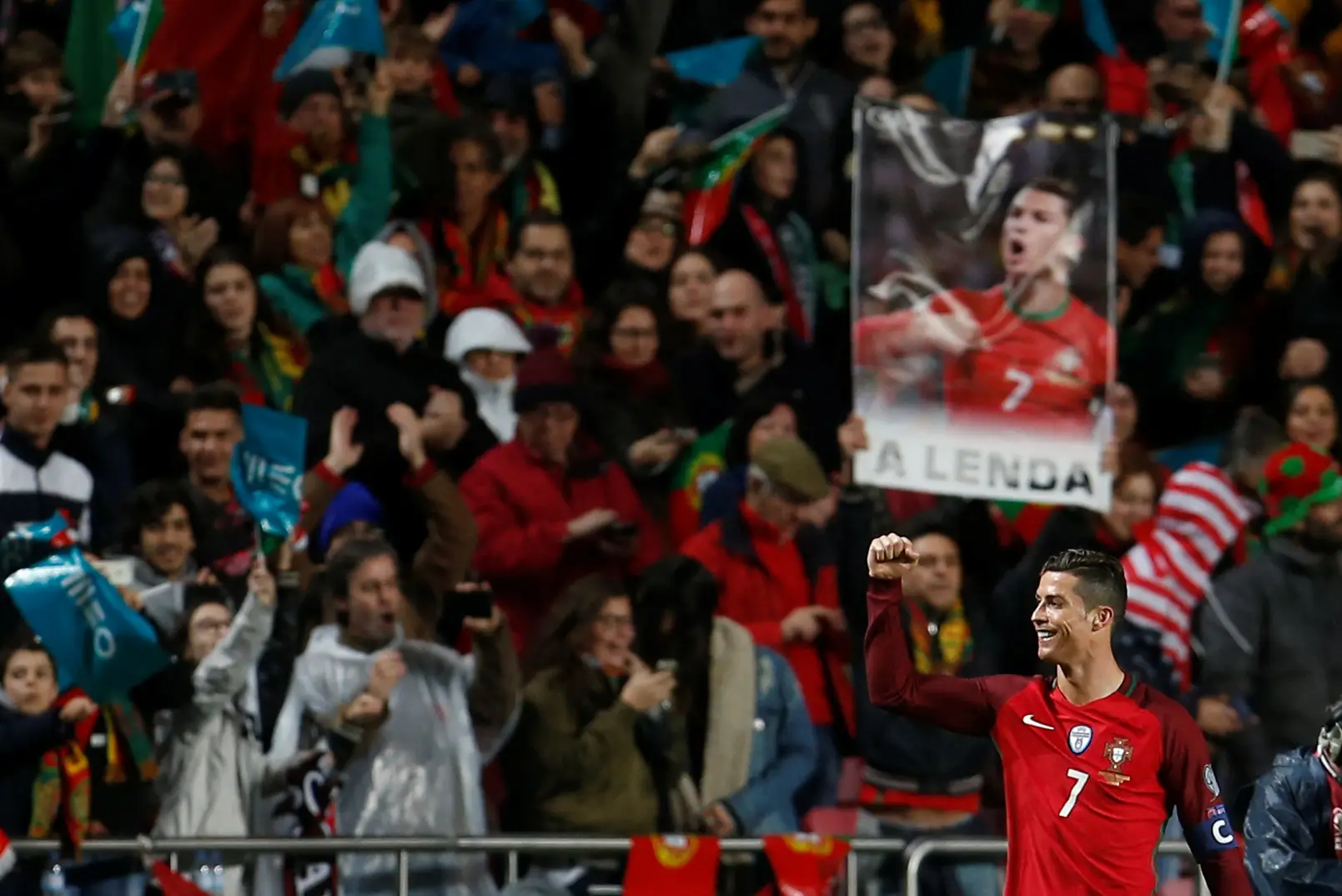 Benfica quer clarificação sobre "espécie de claque da seleção"