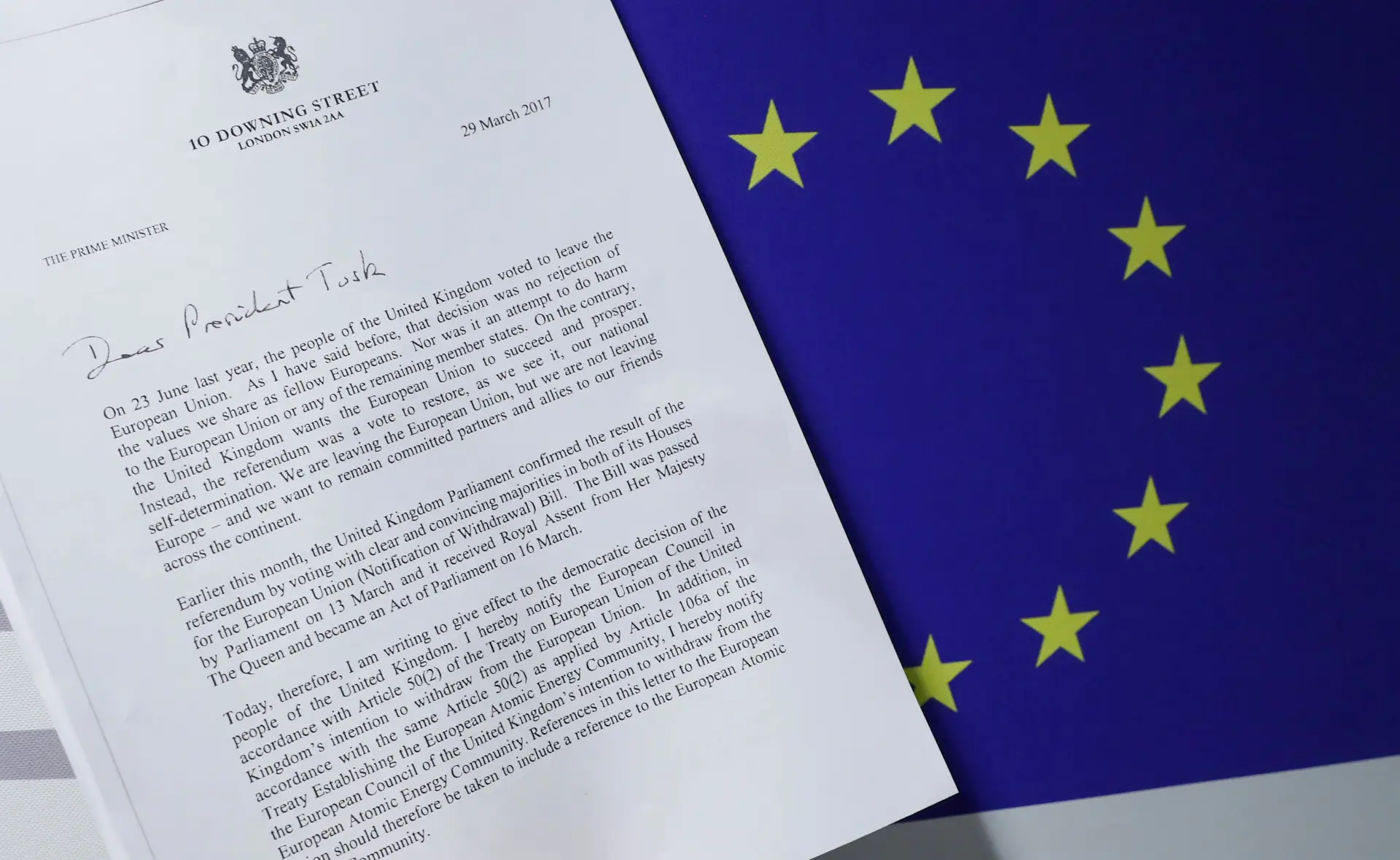 Principais pontos da carta de Theresa May à União Europeia