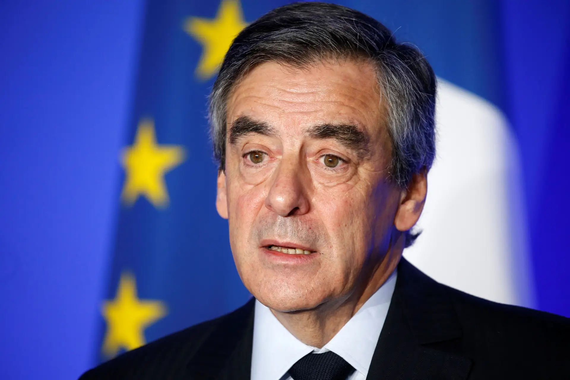 François Fillon qualifica de "fantasmas" as acusações de ingerência russa
